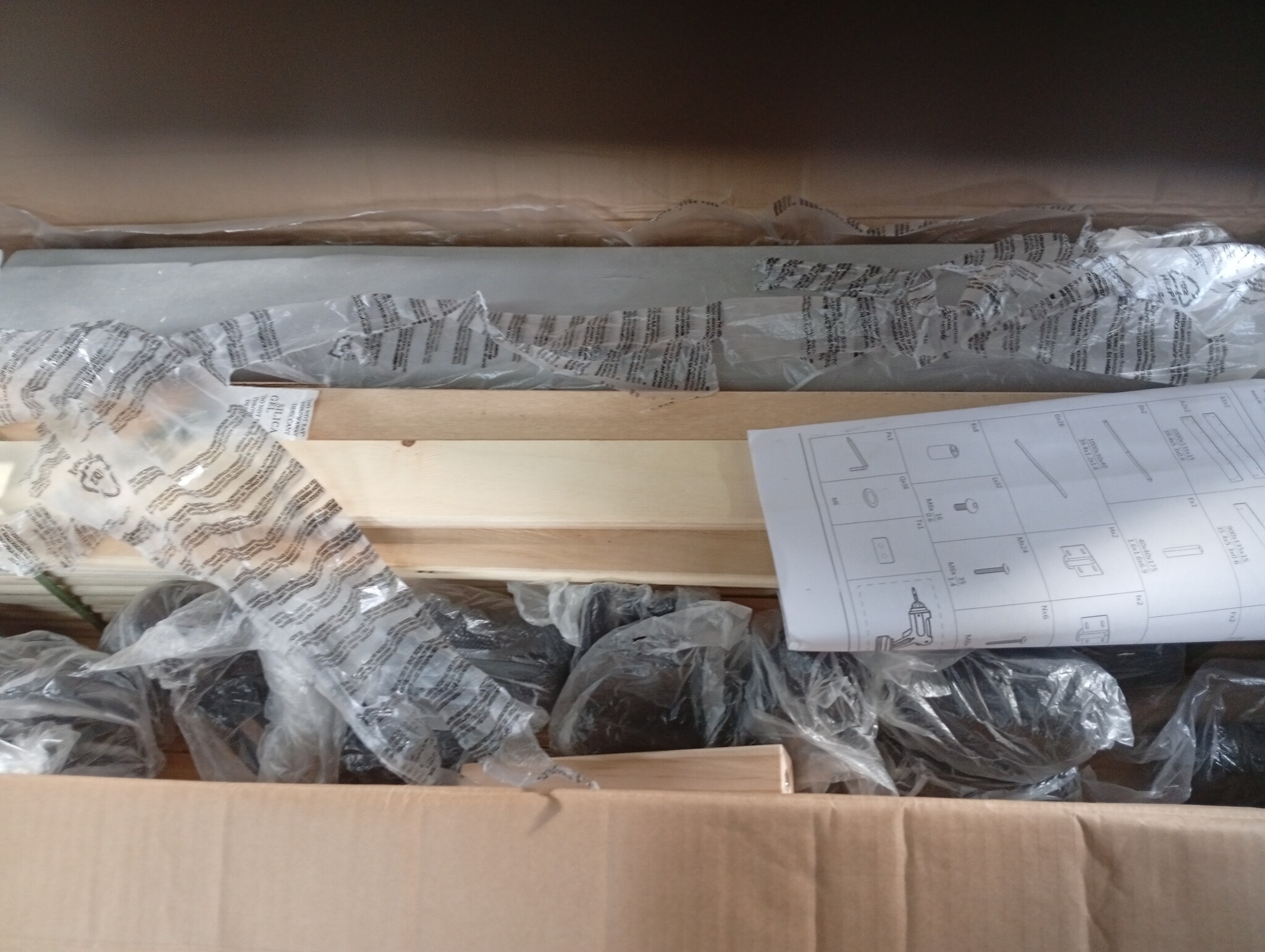 vidaXL Bedframe Lichtgrijs Fluweel 180x200 cm - 55% Korting!