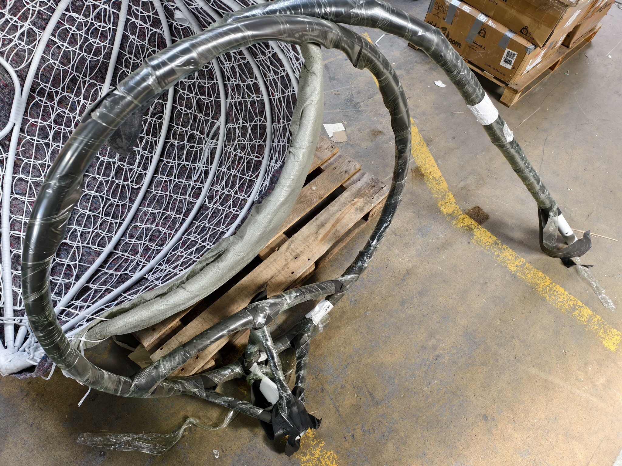 Hangstoel Wit - 2 Persoons - met Frame - 55% Korting