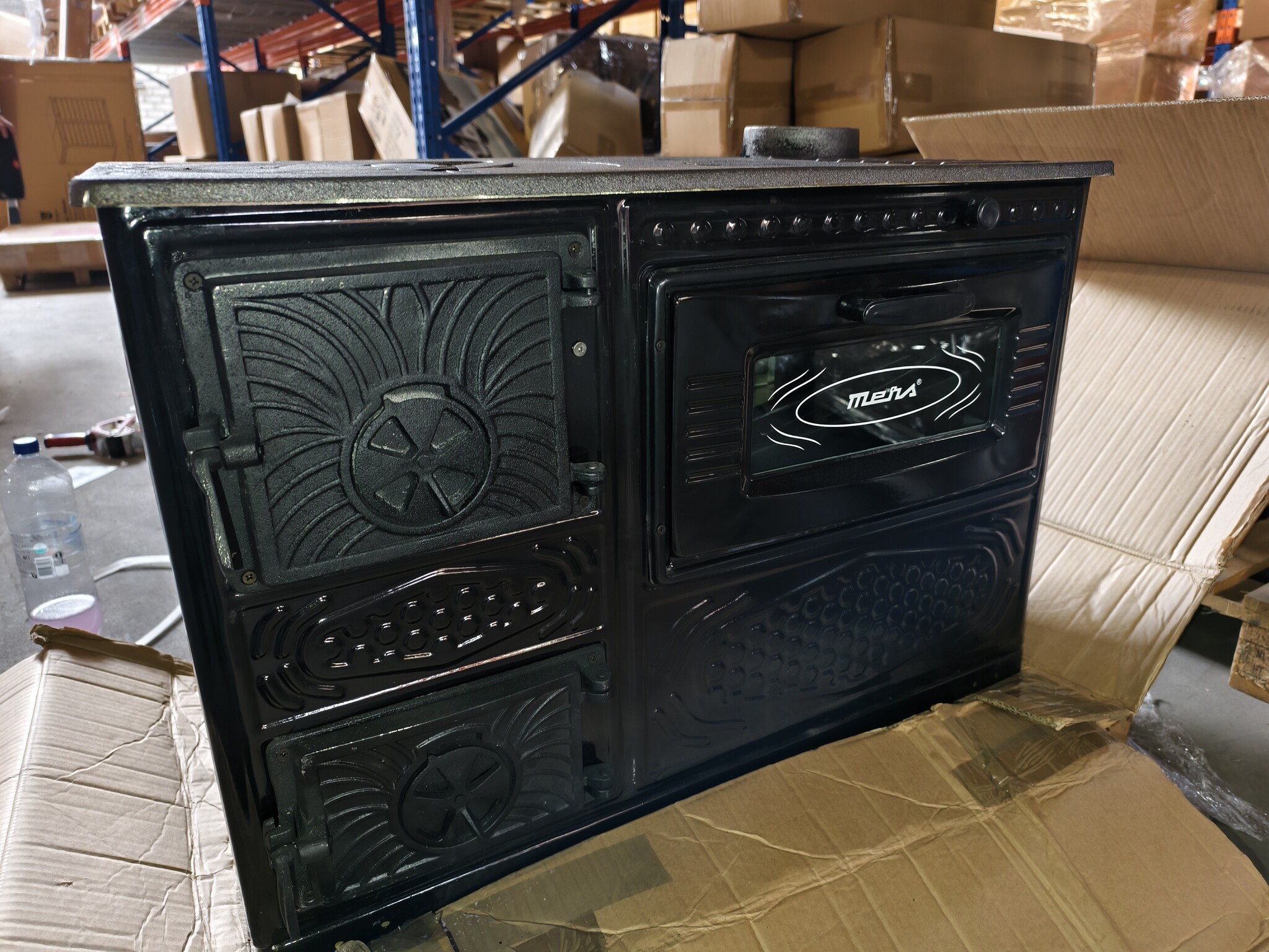 Zwart Houtfornuis 7,85 kW - 50% Korting - Verwarmt tot 55 m²