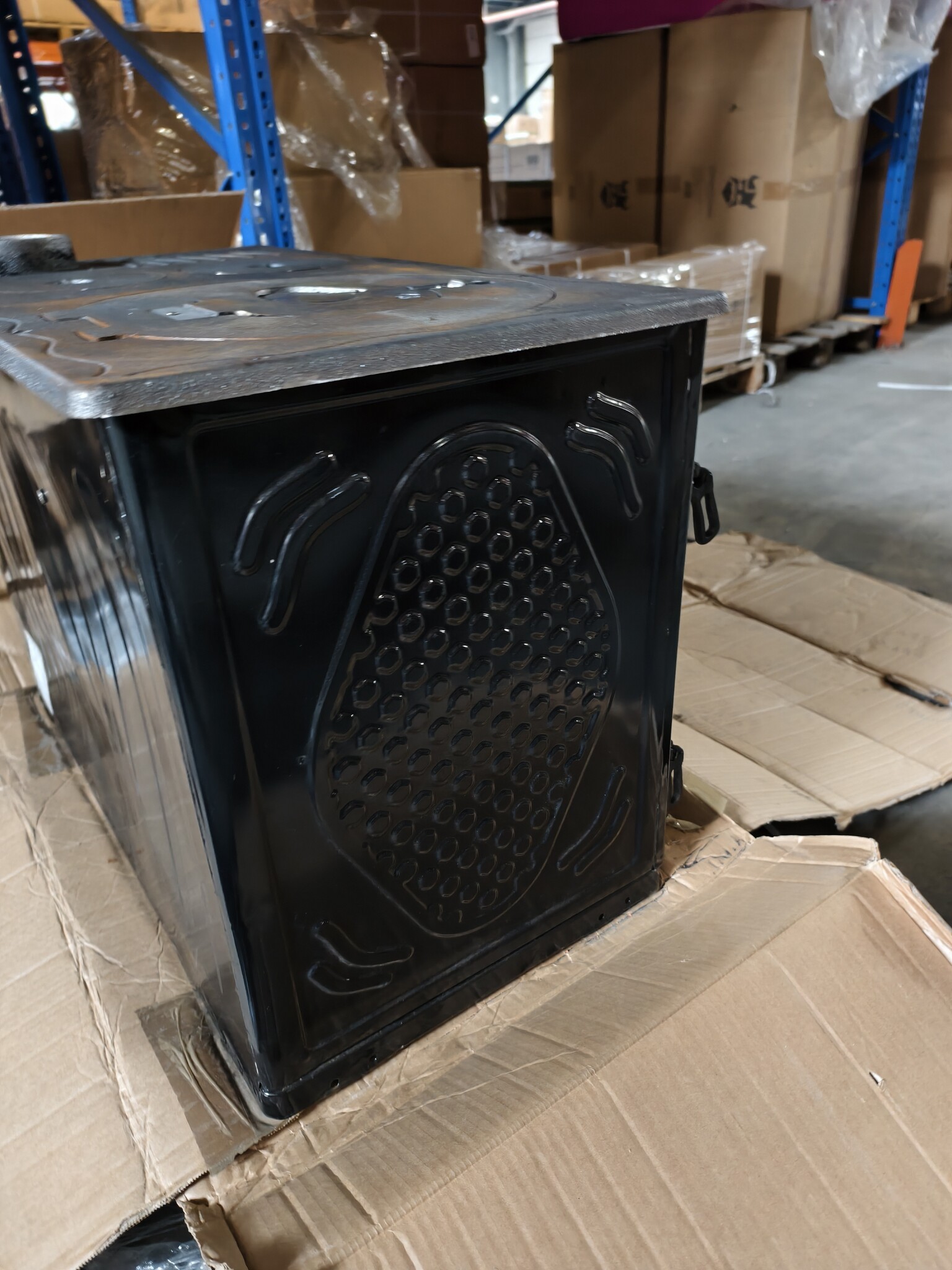 Zwart Houtfornuis 7,85 kW - 50% Korting - Verwarmt tot 55 m²