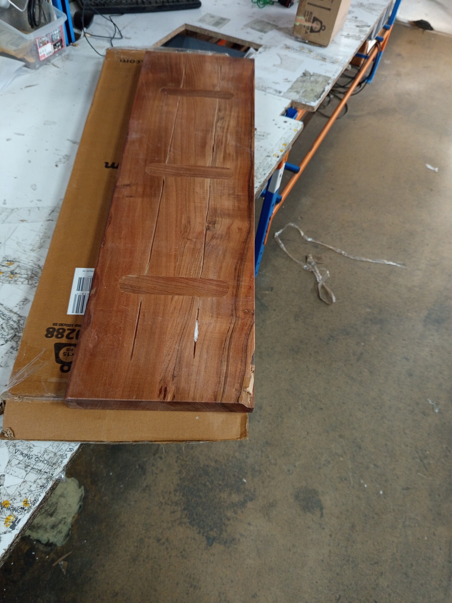 vidaXL Wandschap Acaciahout 100x30cm - Natuurlijke Rand - 52% Korting!