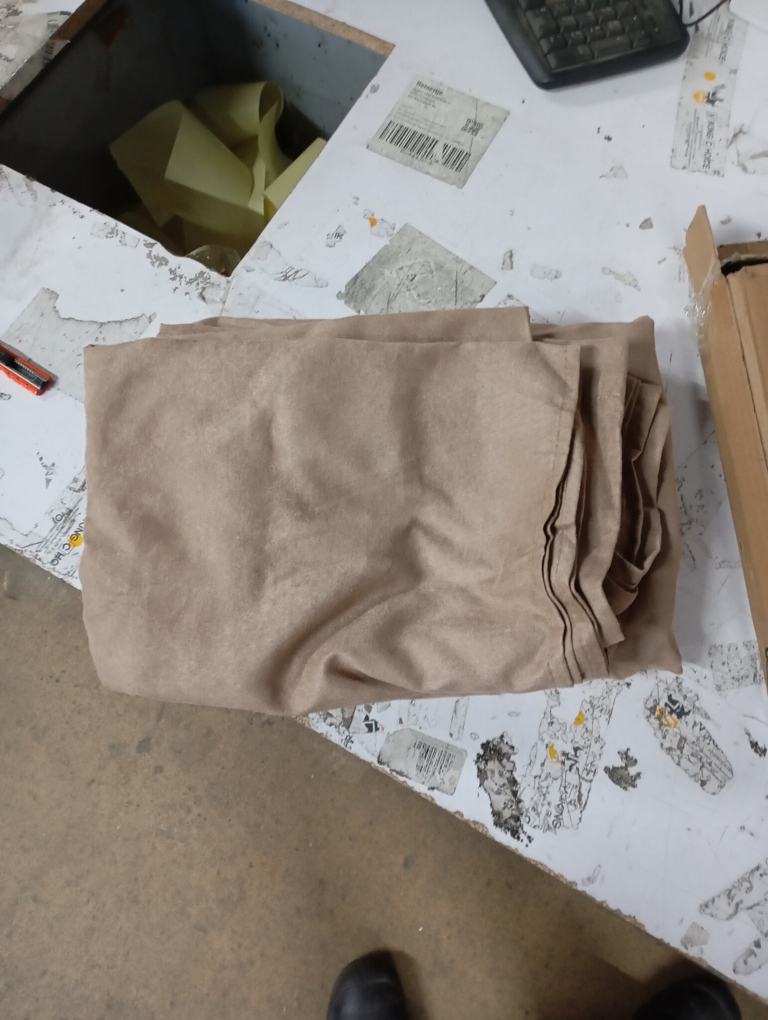 vidaXL Gordijnen verduisterend met haken 2 st 140x225 cm taupe