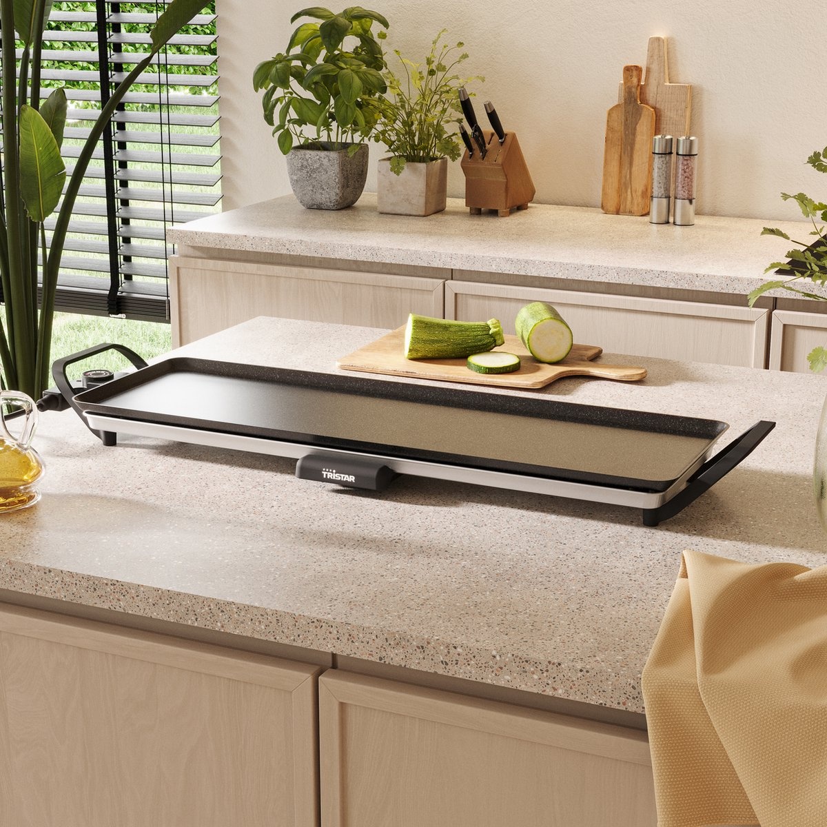 Tristar Bakplaat met 39% Korting - 1800W, 70cm, 6-8 pers.