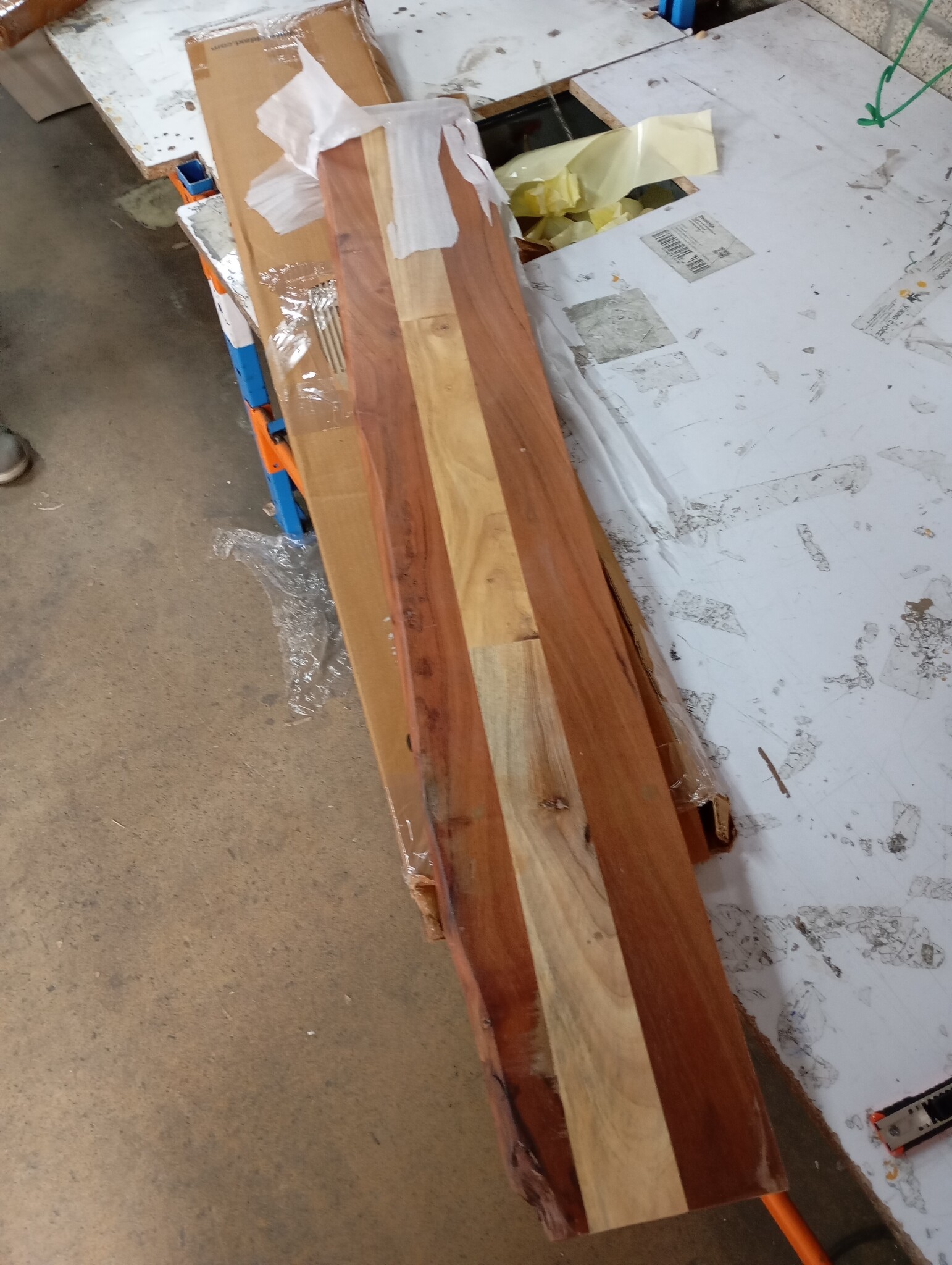 vidaXL Wandschap Acaciahout met Natuurlijke Rand - 57% Korting!