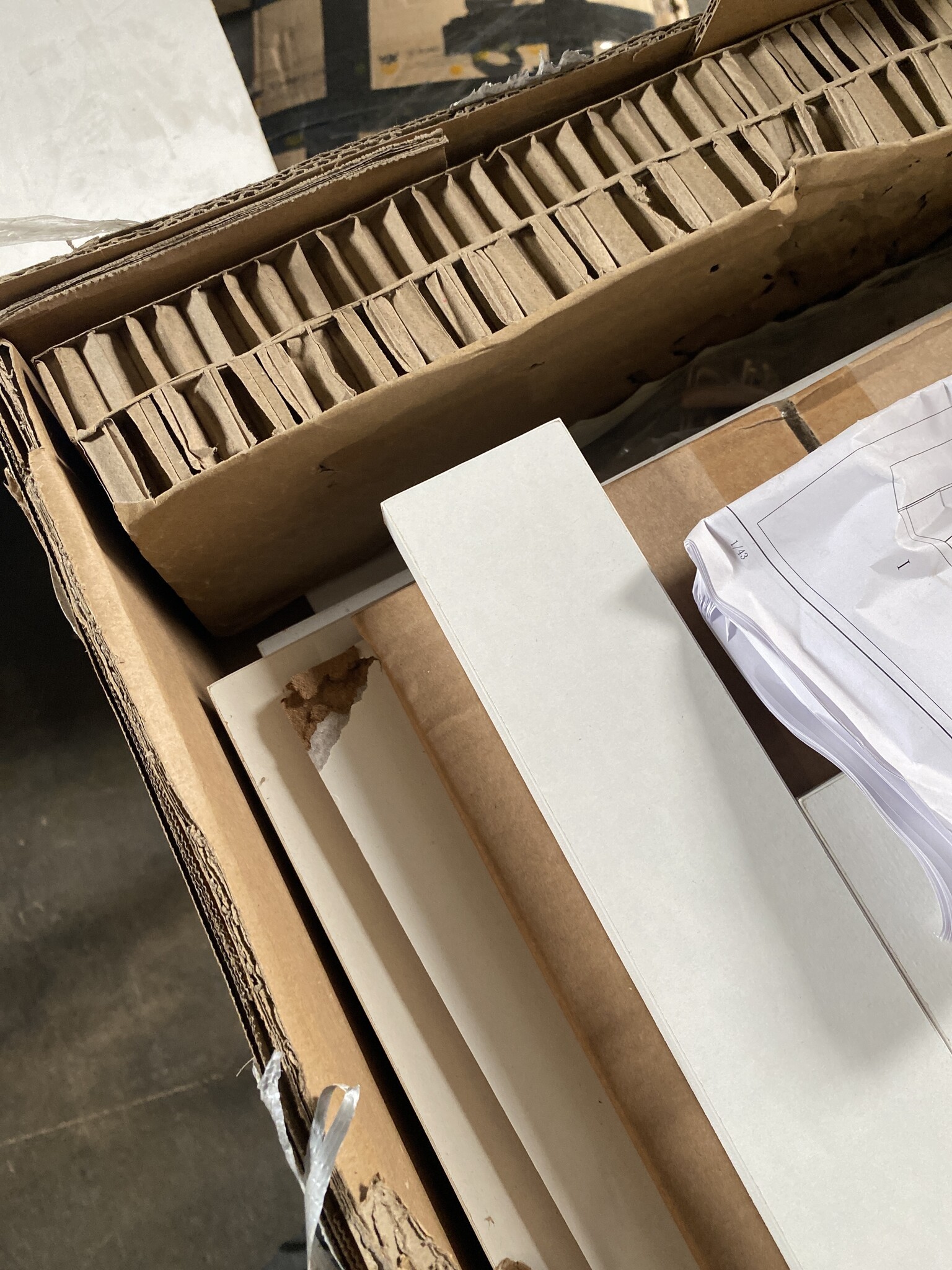 Bijzetkast met LED: Bewerkt Hout Wit - 65% Korting!