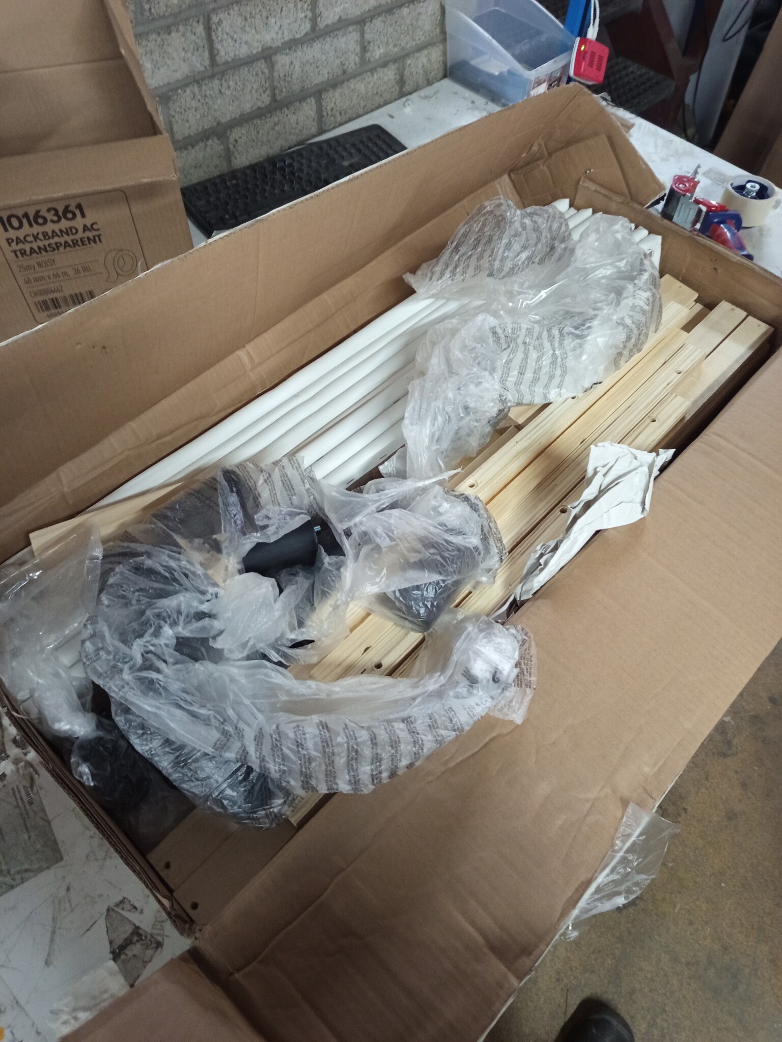 vidaXL Bedframe Kunstleer Wit 200x200 cm - 58% Korting!