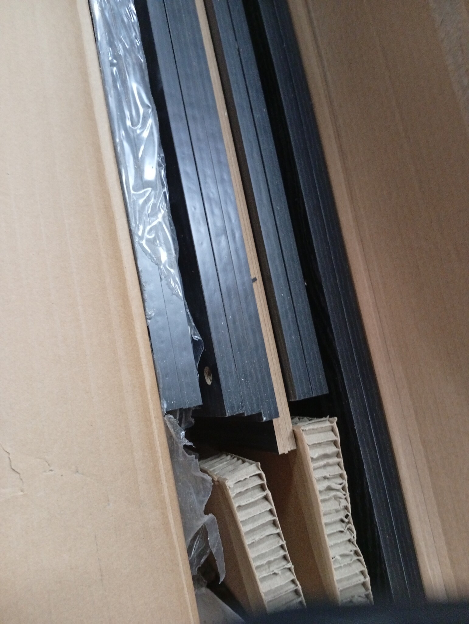 vidaXL Boekenkast Zwart eiken 60 x 24 x 143 cm Bewerkt hout