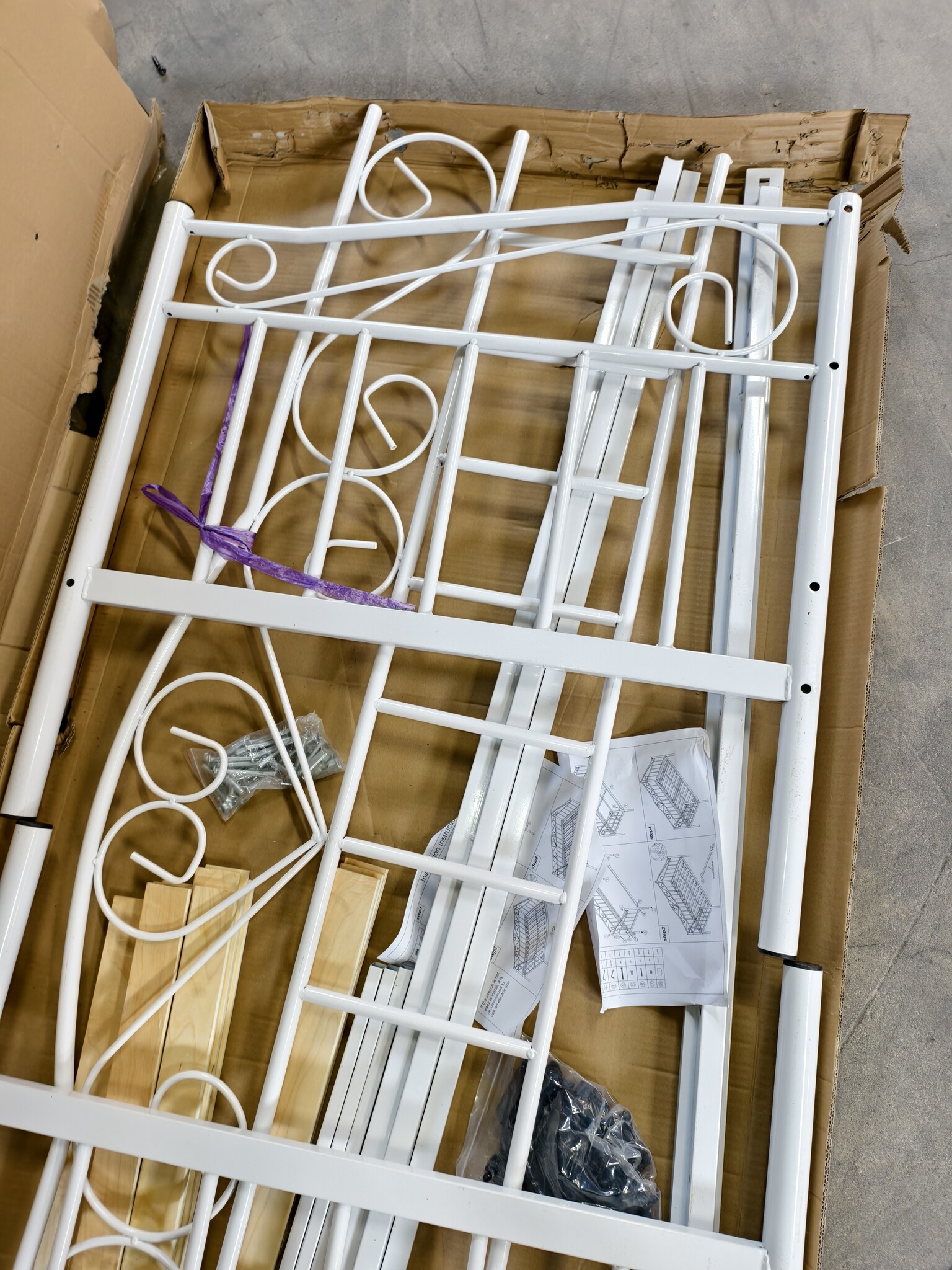 Wit Metalen Bedframe 90x200cm met Hartjes & Lattenbodem (54% Korting!)