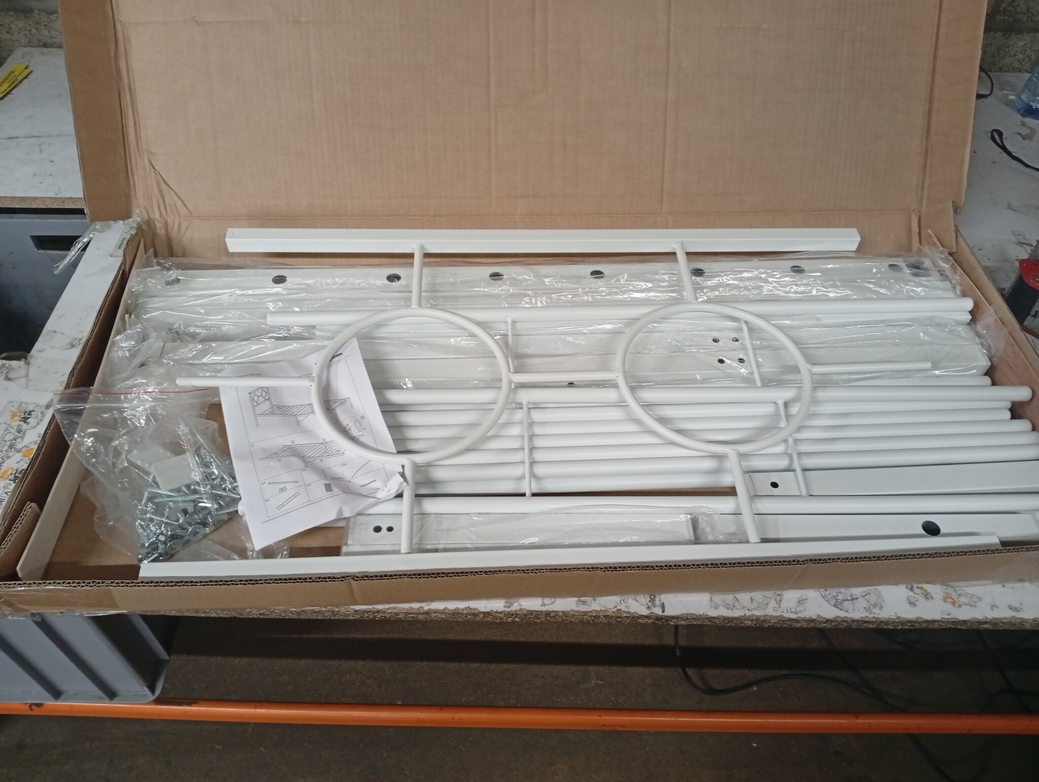 vidaXL Bedframe Metaal Wit 75x190cm - 65% Korting