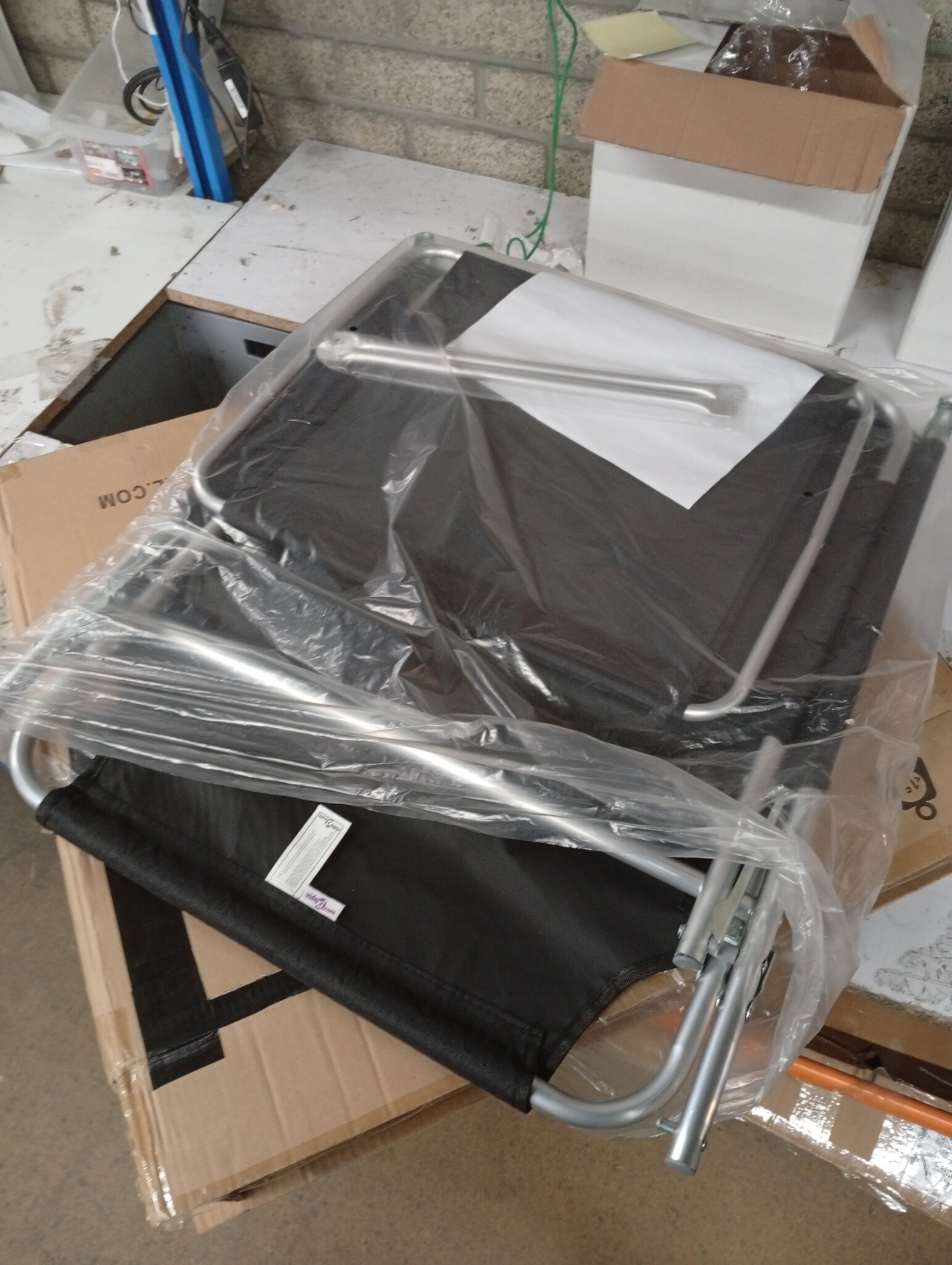 vidaXL Ligbed Inklapbaar met Luifel Aluminium Zwart - 53% Korting!