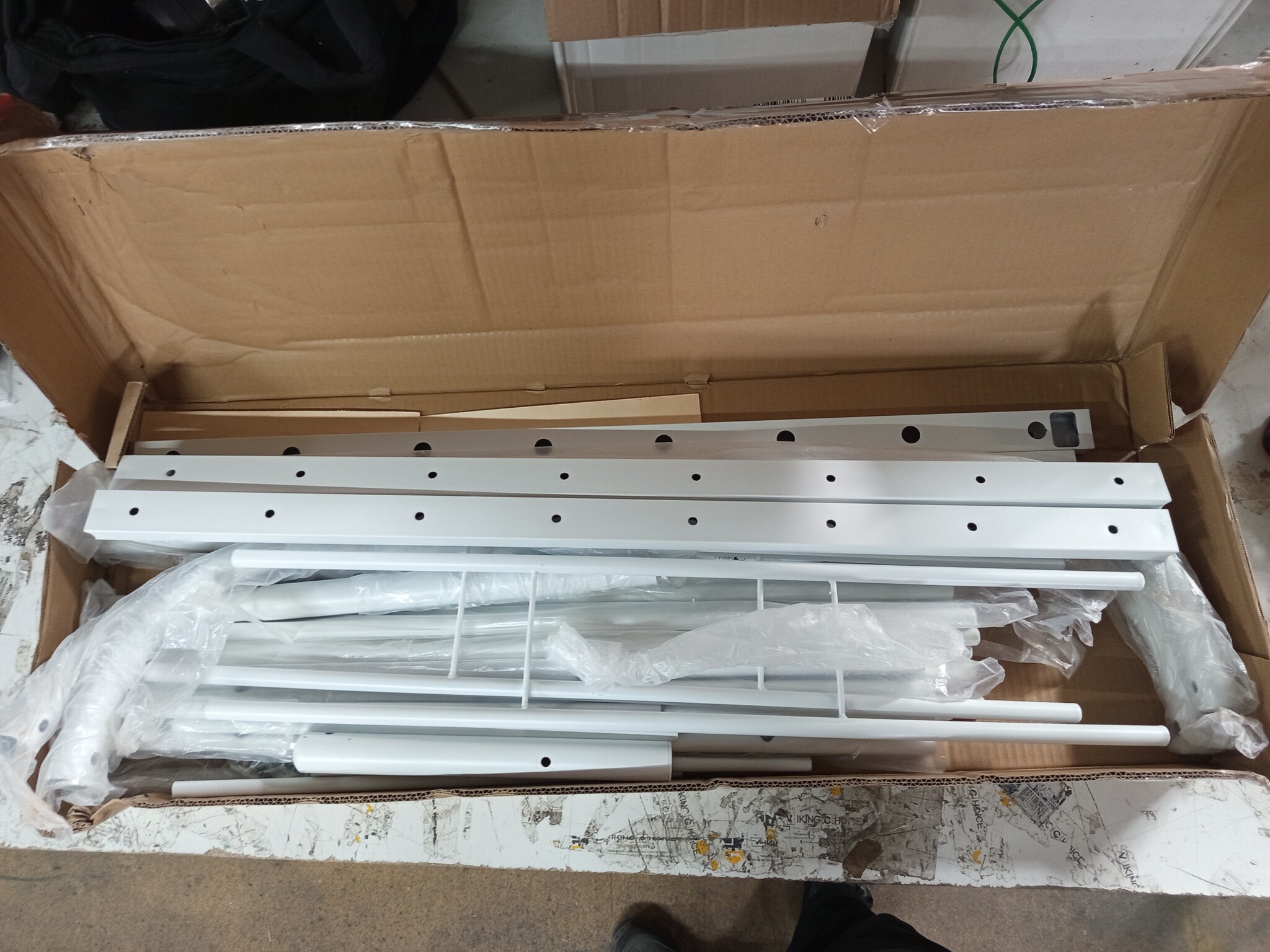 vidaXL Bedframe met hoofd- en voeteneinde metaal wit 75x190 cm