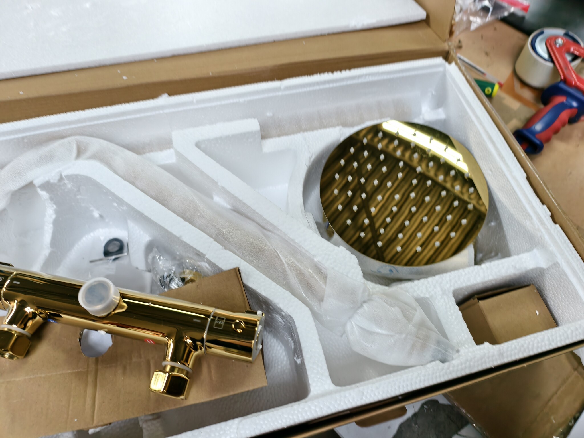 Gouden Regendoucheset met Thermostaatkraan - 25 cm - 39% Korting