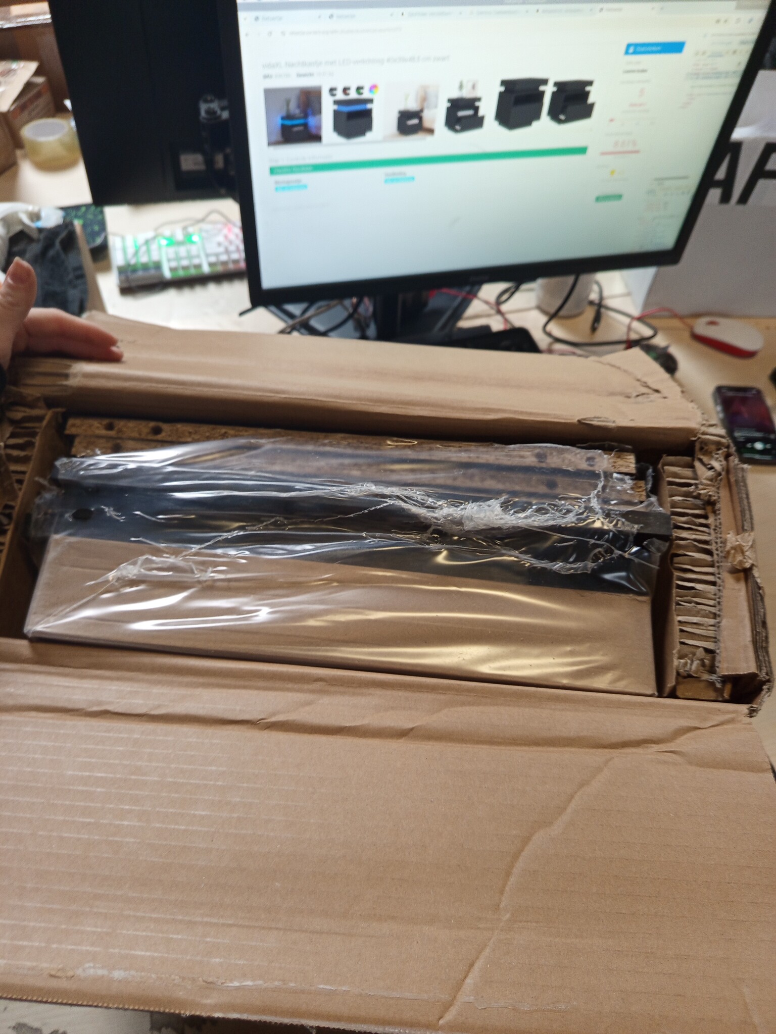 Nachtkastje met LED Zwart - 53% Korting