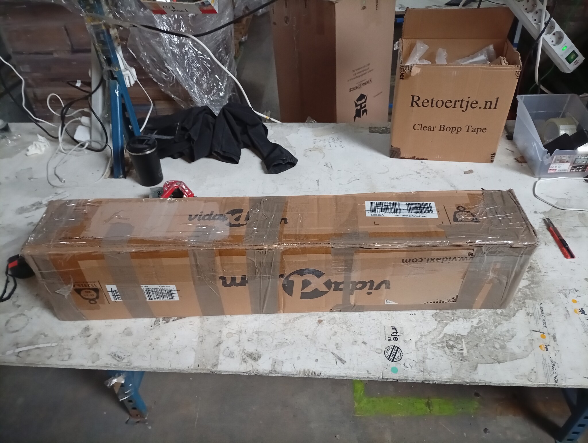 vidaXL Bedframe met hoofdbord metaal zwart 120x190 cm