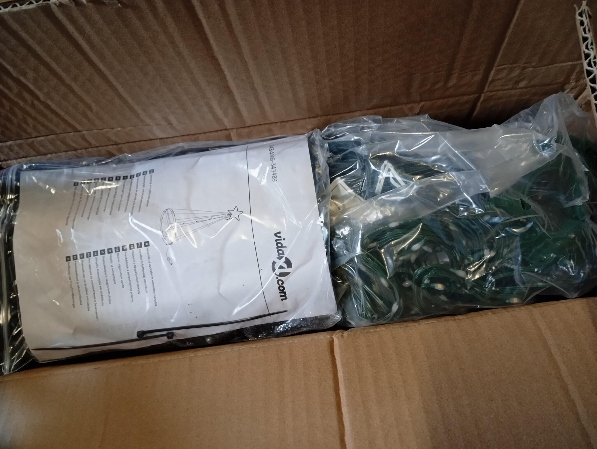 VidaXL Kegelkerstboom 108 LED Warmwit - 61% Korting!