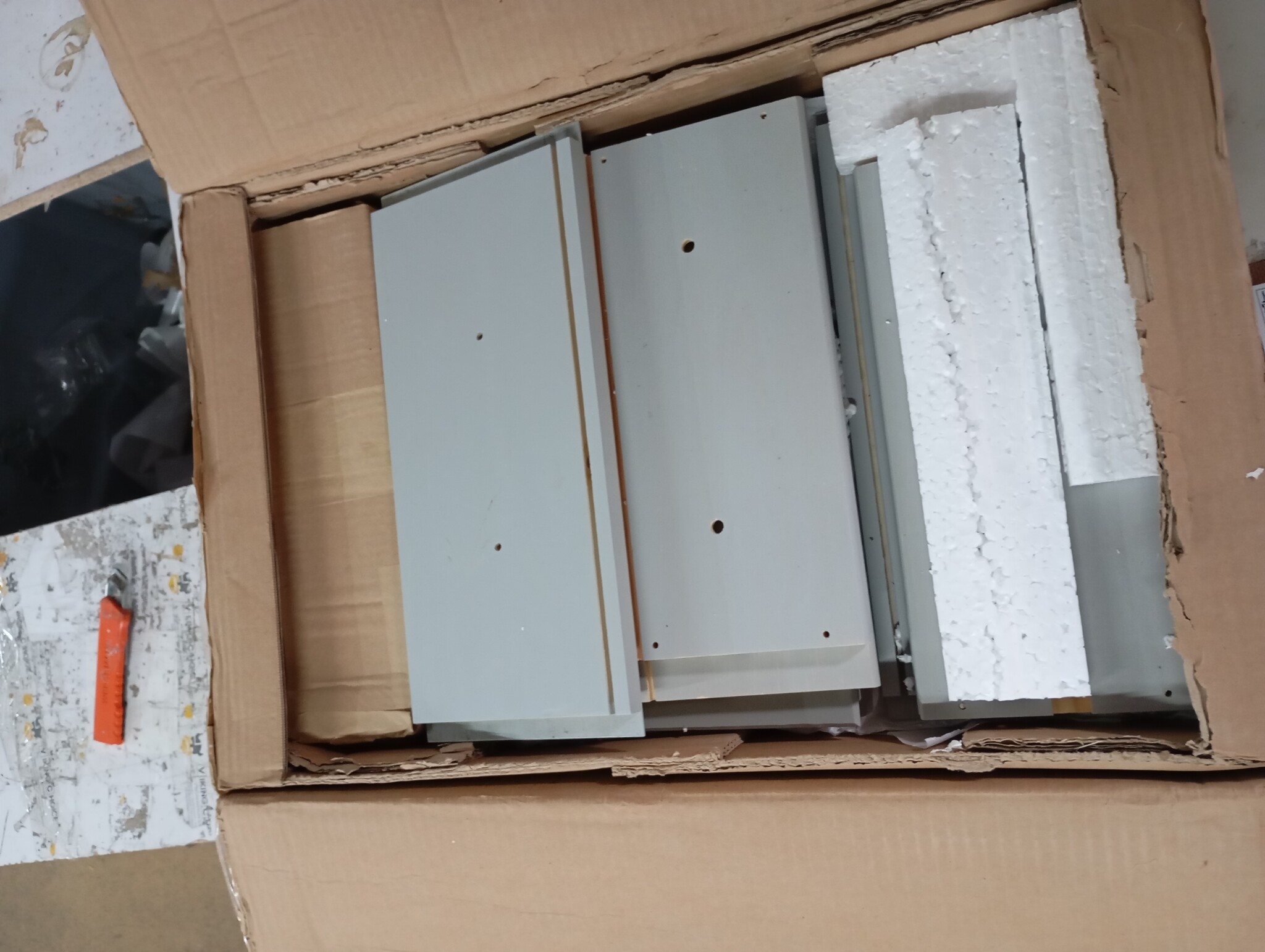 vidaXL Nachtkastje met metalen poten OSLO massief grenenhout grijs