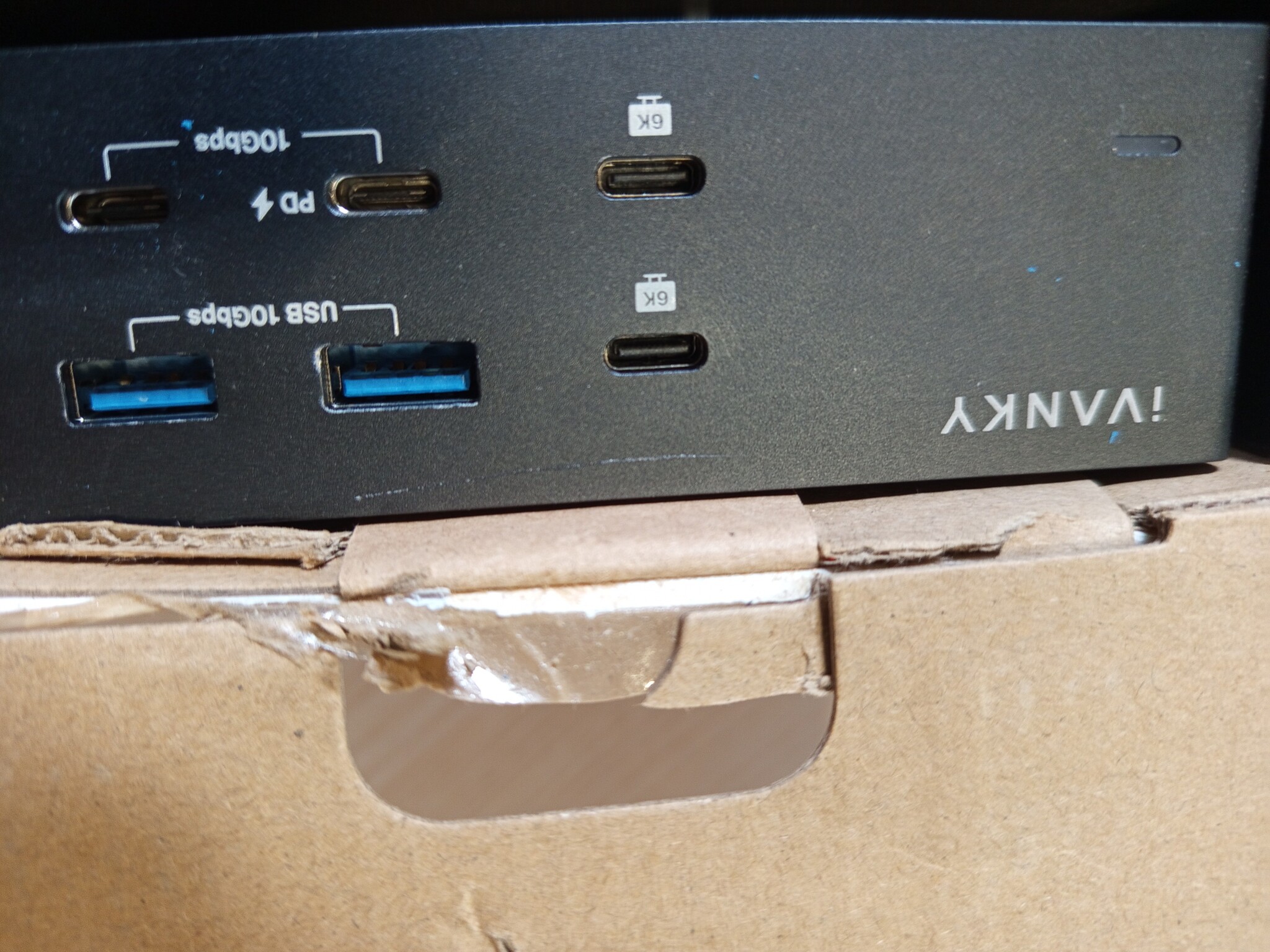 iVANKY FusionDock Max 1 Thunderbolt 4 Dock: 20-in-1, 6K, 40Gbps, 96W PD (-55%)