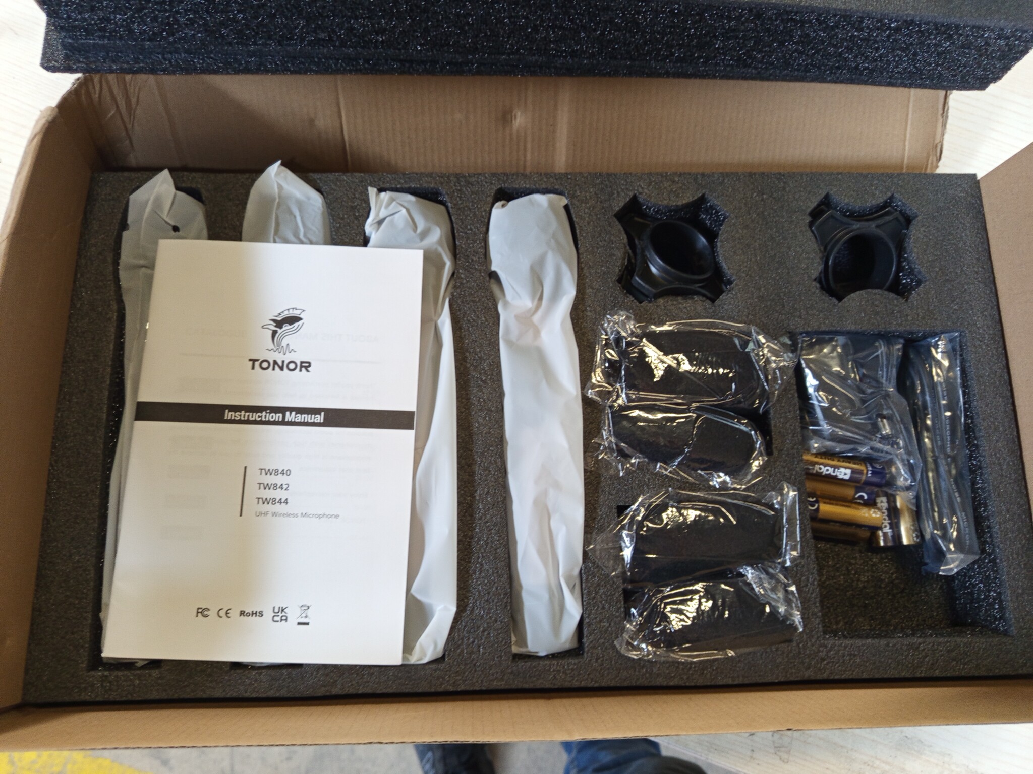 Draadloos Microfoonsysteem - 4 Metalen Microfoons, 90m Bereik (55% Korting)