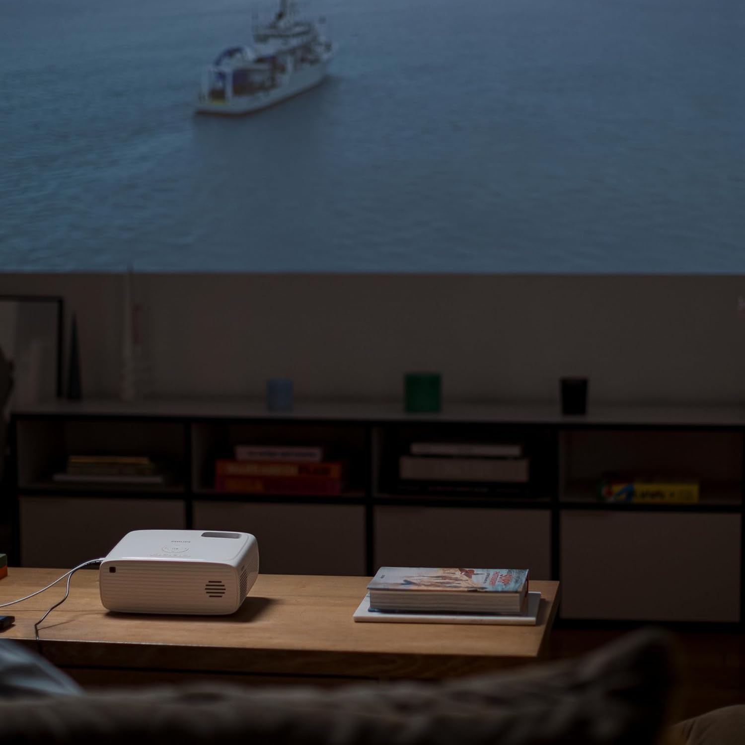 Philips NeoPix 200, Full HD 1080p beamer, hoog contrast, meerdere beeldcorrecties voor flexibele installatie, meerdere HDMI-poorten