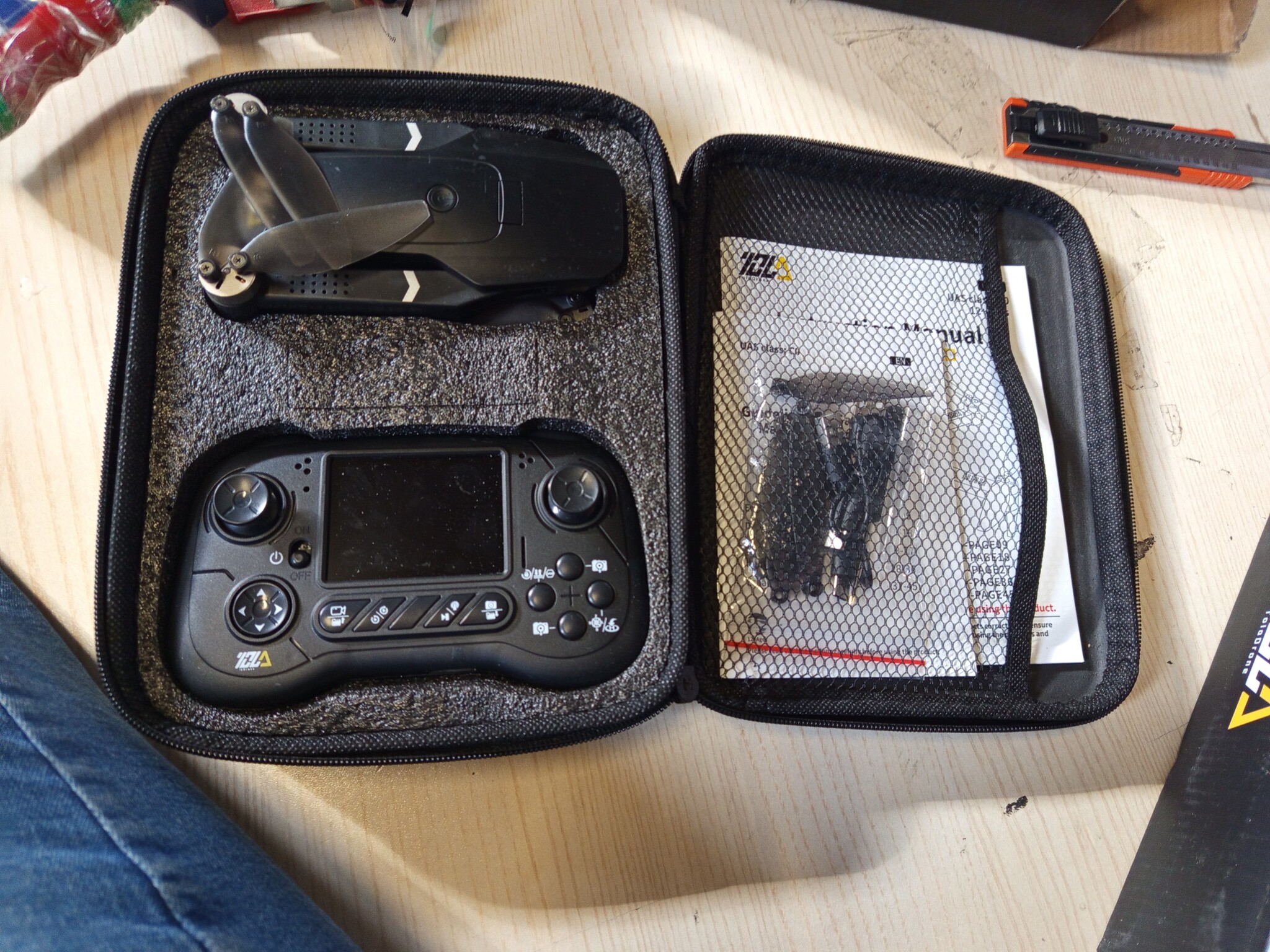 Toladrone Drone met LCD-scherm, Borstelloze Motor Drone met Camera 4K voor Beginners, Headless-modus, Fijnafstemmingsfunctie, Opvouwbare RC-quadcopter voor Volwassenen, TD31LCD Drones