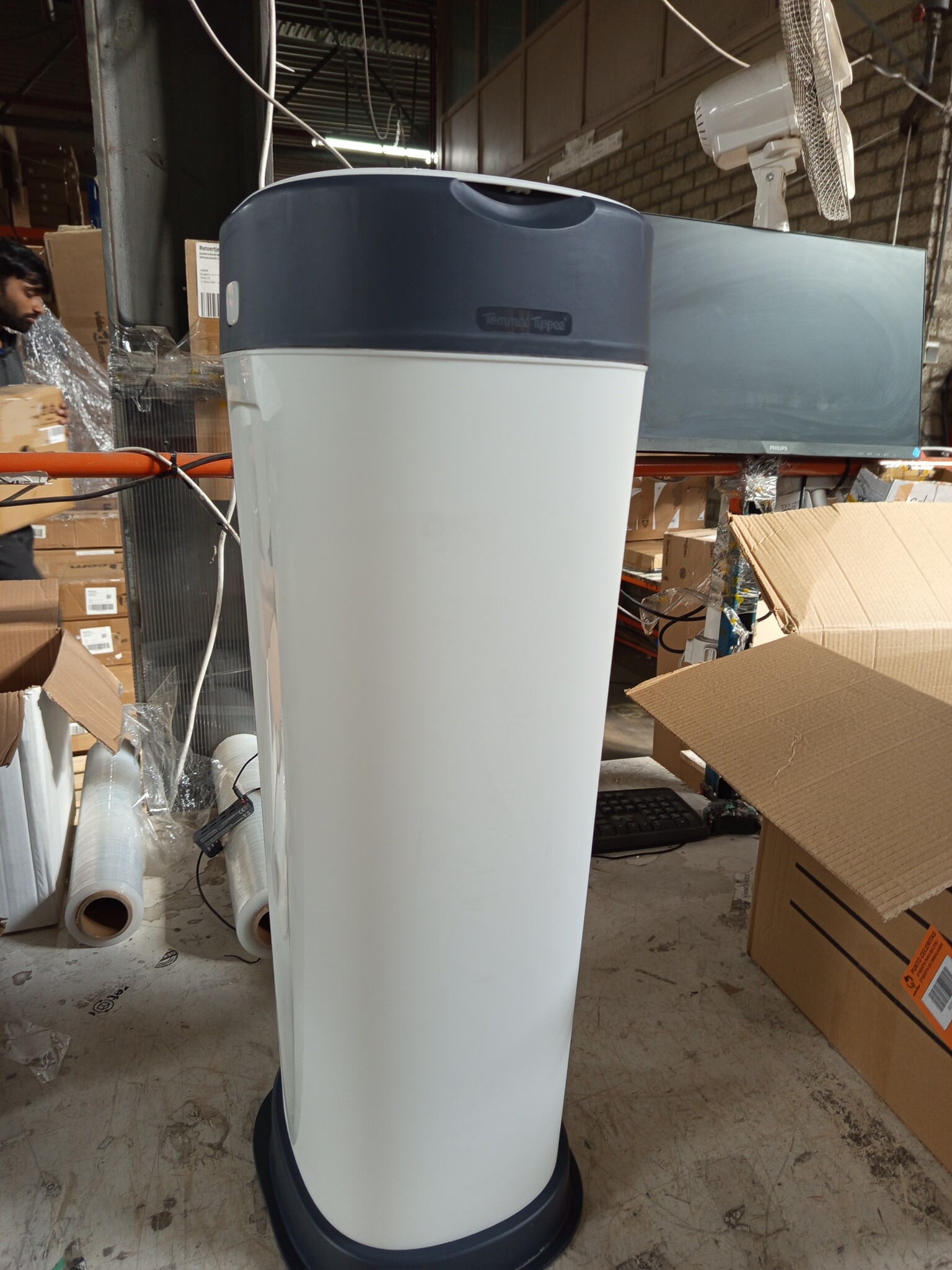 Tommee Tippee Twist and Click luieremmer, maat XL, voor maximaal 60 luiers, milieuvriendelijker systeem