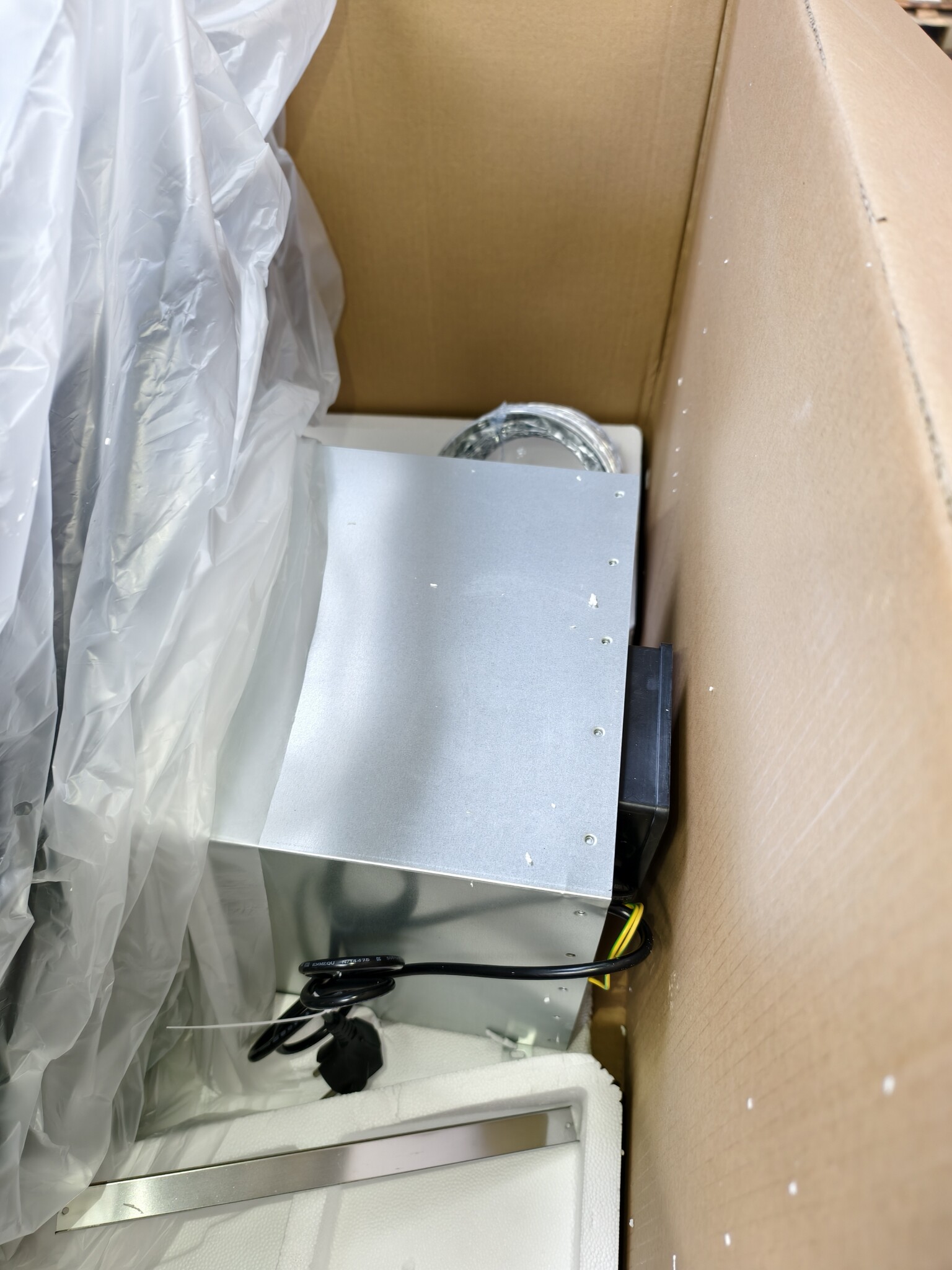 Afzuigkap - RVS met gebogen glas – 650 m³/u – 3 standen – LED