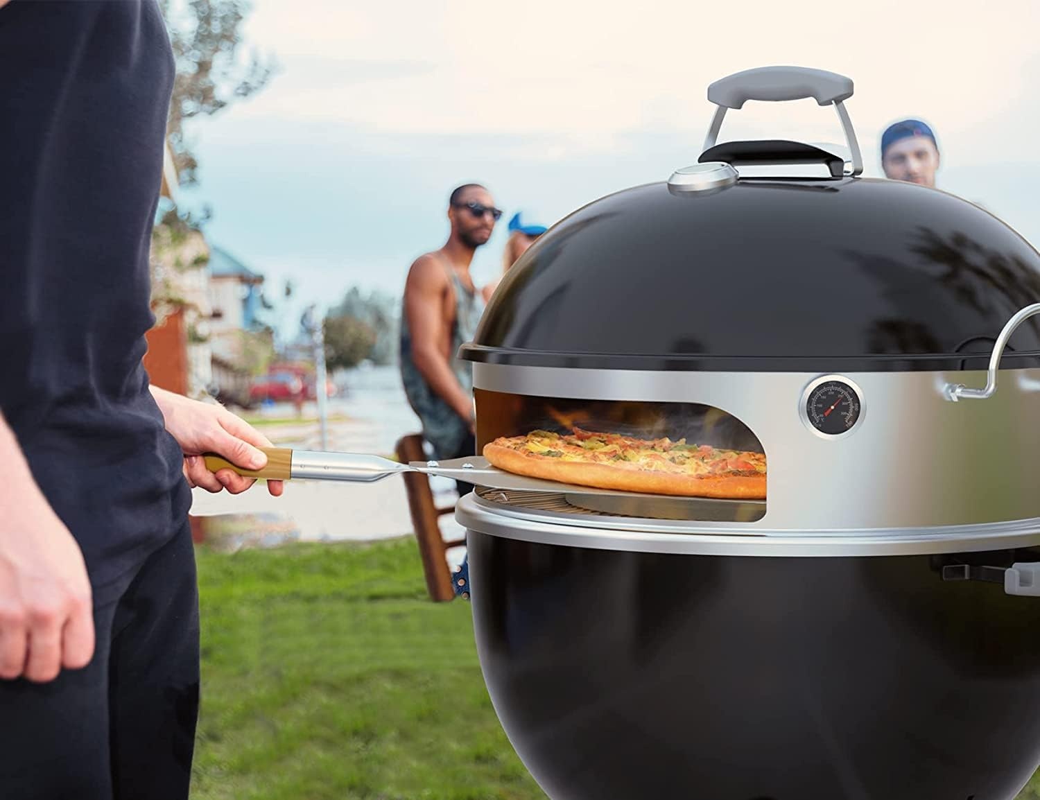 Onlyfire BRK-6023 RVS PizzaRing Set van kogelbarbecue pizzaset met pizzaschep, pizzasteen en thermometer voor Weber 57 cm Kugelgrills houtskoolgrill