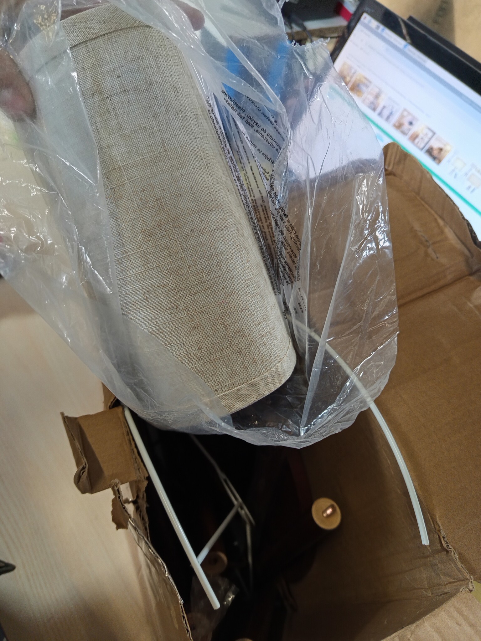 Dimbare Houten Tripod Vloerlamp met Plank & Afstandsbediening - 53% Korting!