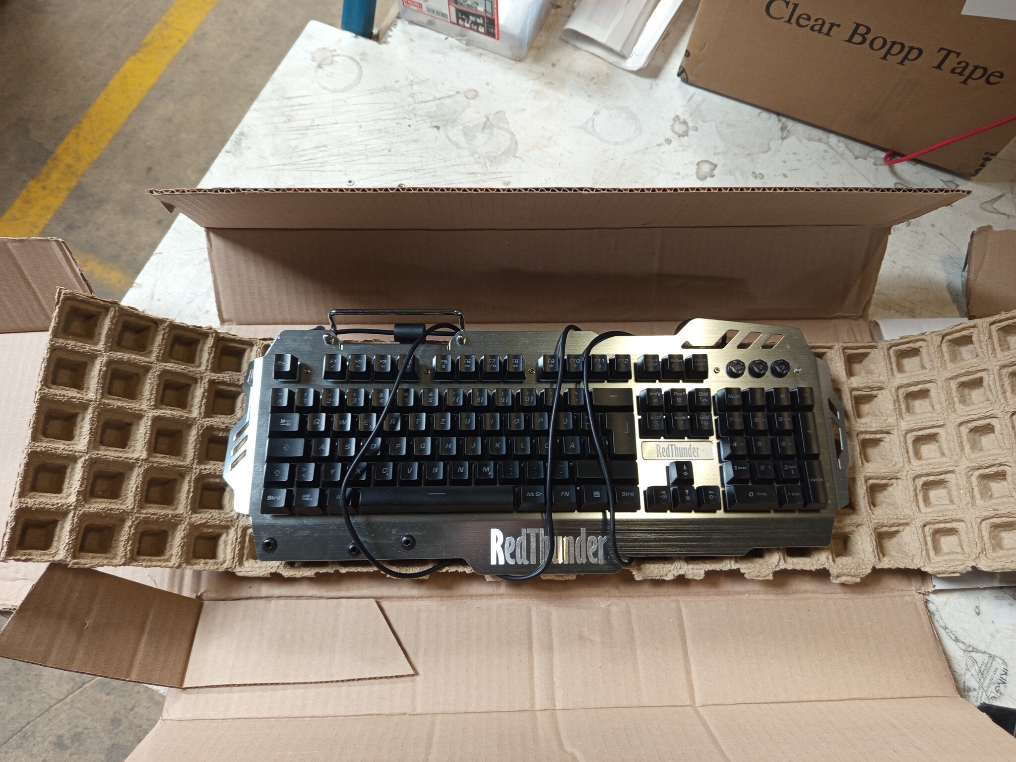 Gaming Toetsenbord QWERTZ Duits Halfmechanisch RGB - 80% Korting!