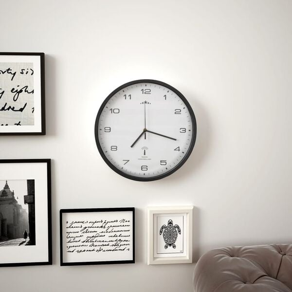 Radiogestuurde Wandklok 31 cm Wit/Zwart - 55% Korting