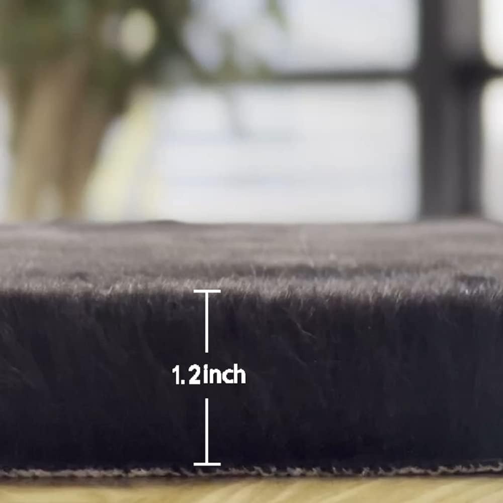 Zwart Pluche Vloerkleed Konijnenbontlook (120x180cm) - 34% Korting