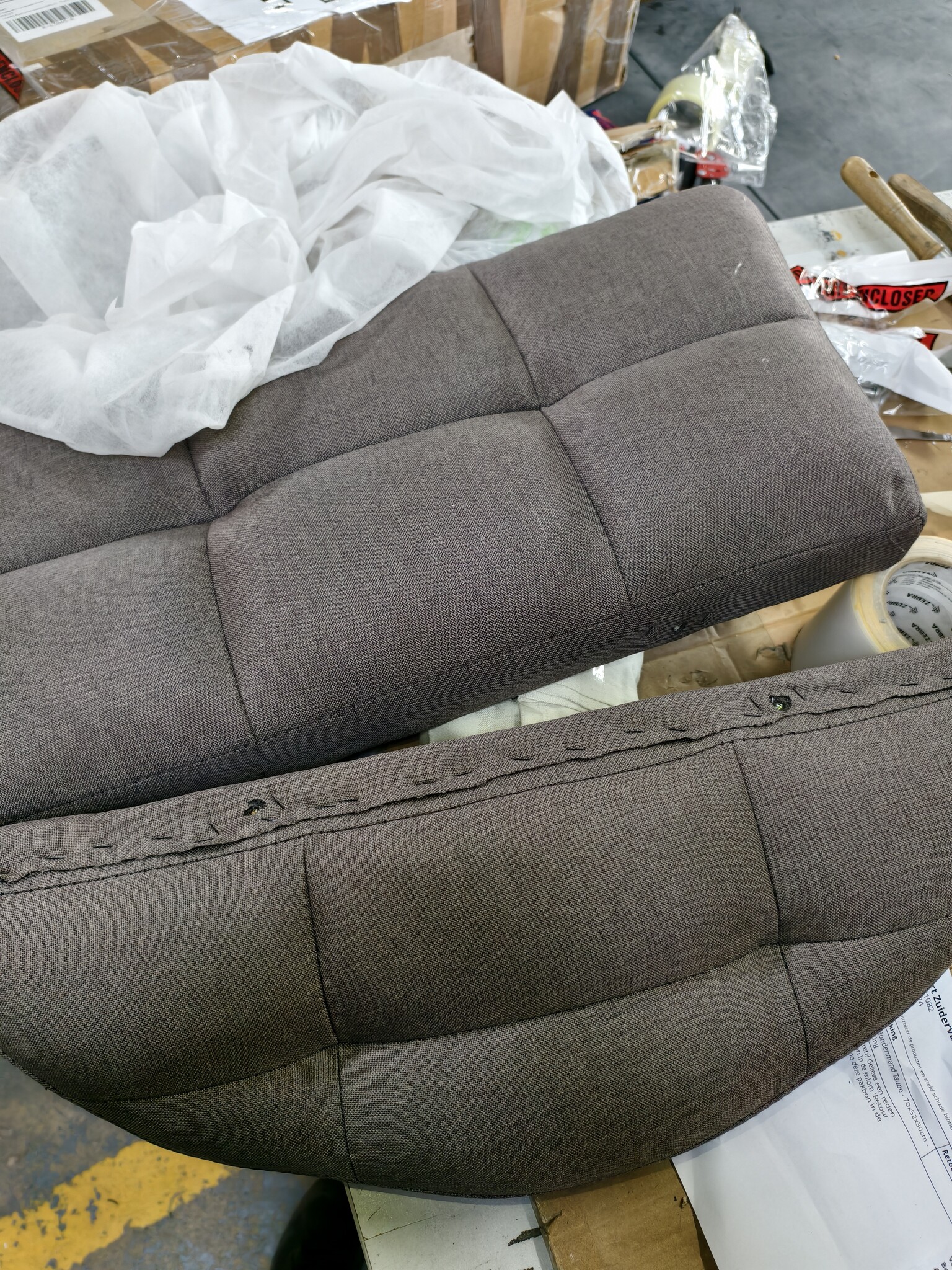 vidaXL Hondenmand Taupe 70x52x30 cm - 54% Korting