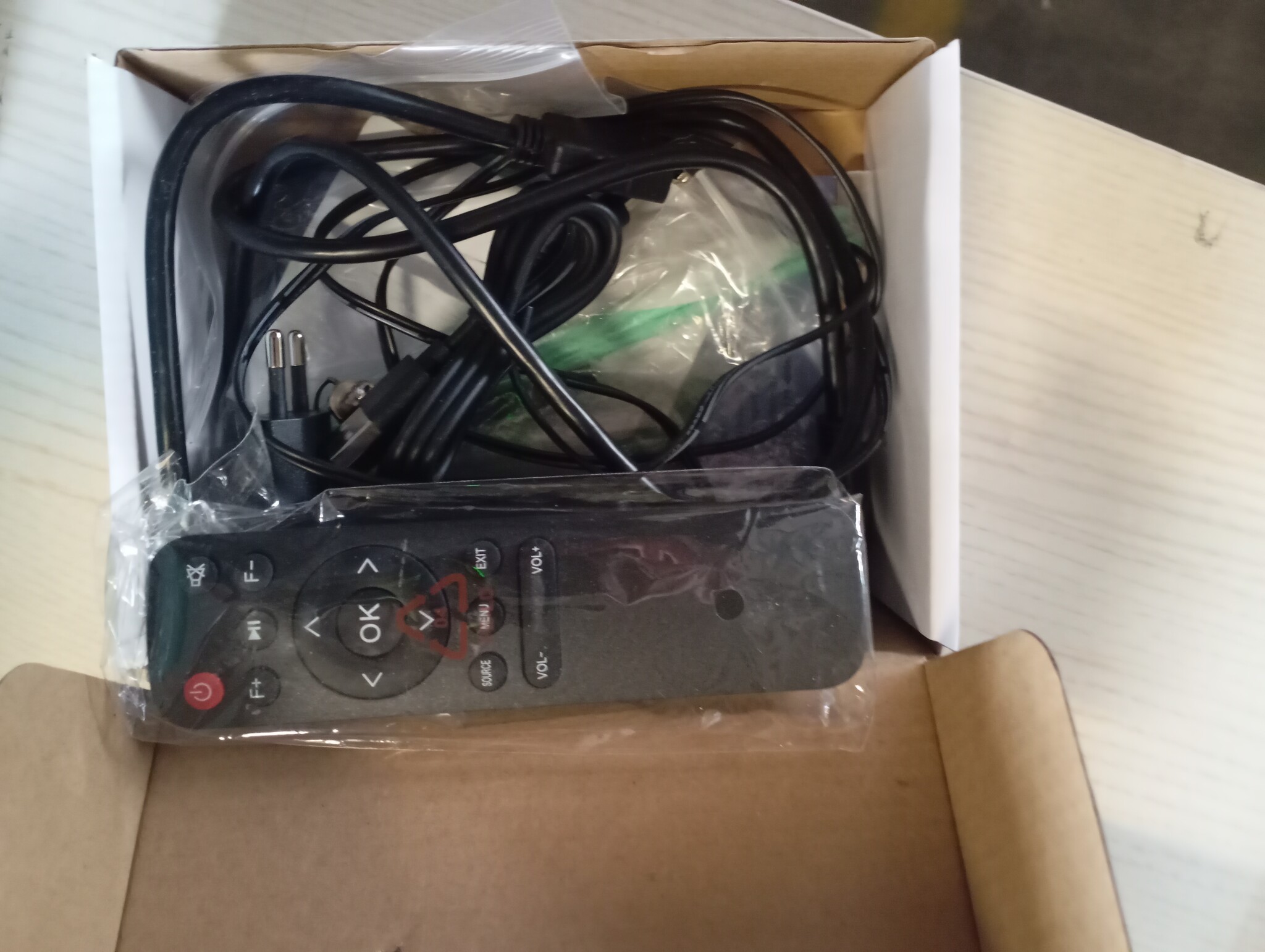 Mini Beamer 1080p Full HD met Wifi 6 & Bluetooth - 59% Korting!