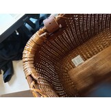 Fietsmand voor dames, strandcruiser of scooter, de originele rieten fietsmanden met ingebouwde bekerhouder voor voorstuur - klassieke vintage stijl, handgemaakt, natuurlijk rotan rieten