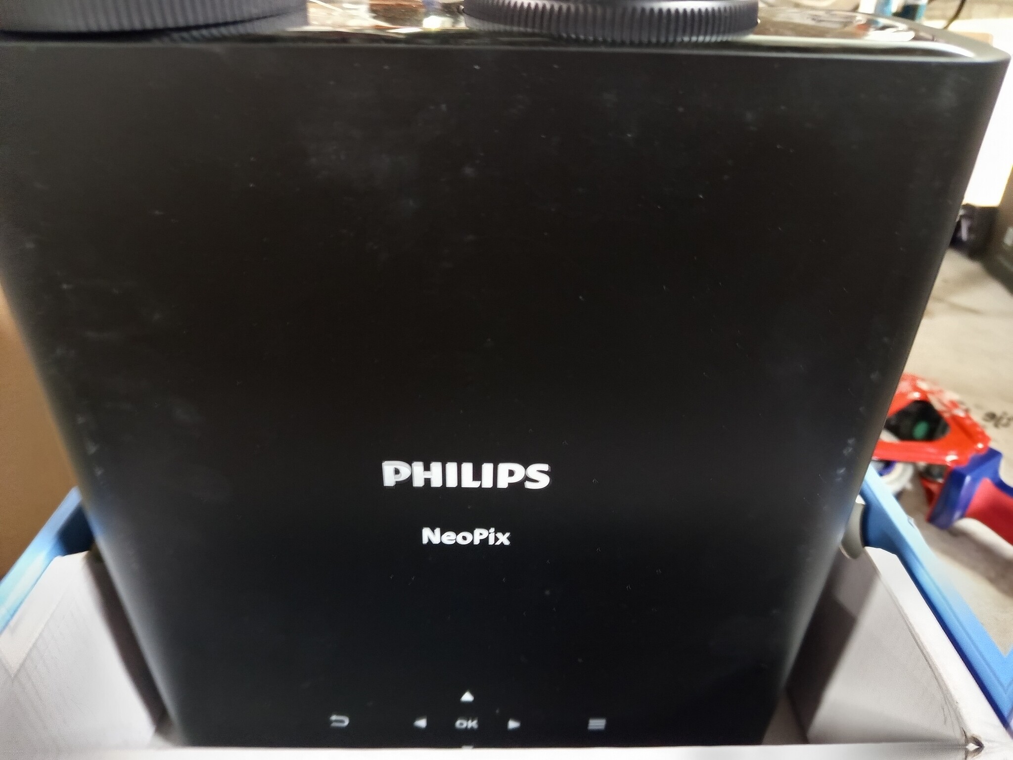 Philips NeoPix 530 Full HD LED Projector met 2.1 Geluidssysteem