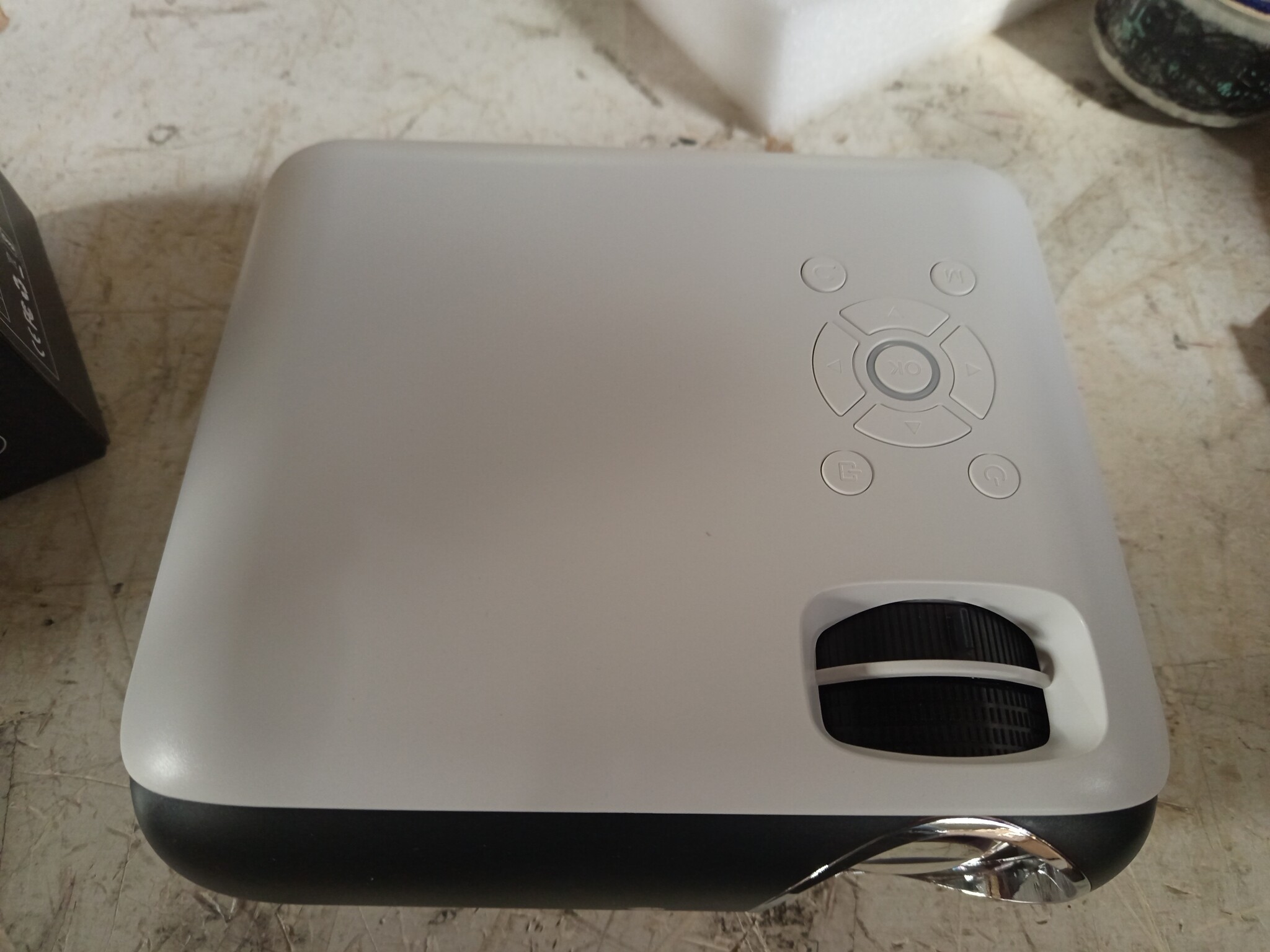 Draagbare Beamer Full HD 1080P, 4K, 9500 Lumen - 54% Korting