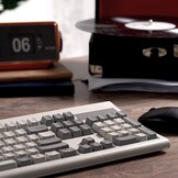 Toetsenbord USB bekabeld volledig formaat, ergonomisch retro/vintage design, hoge toetsenhub, grijs/wit