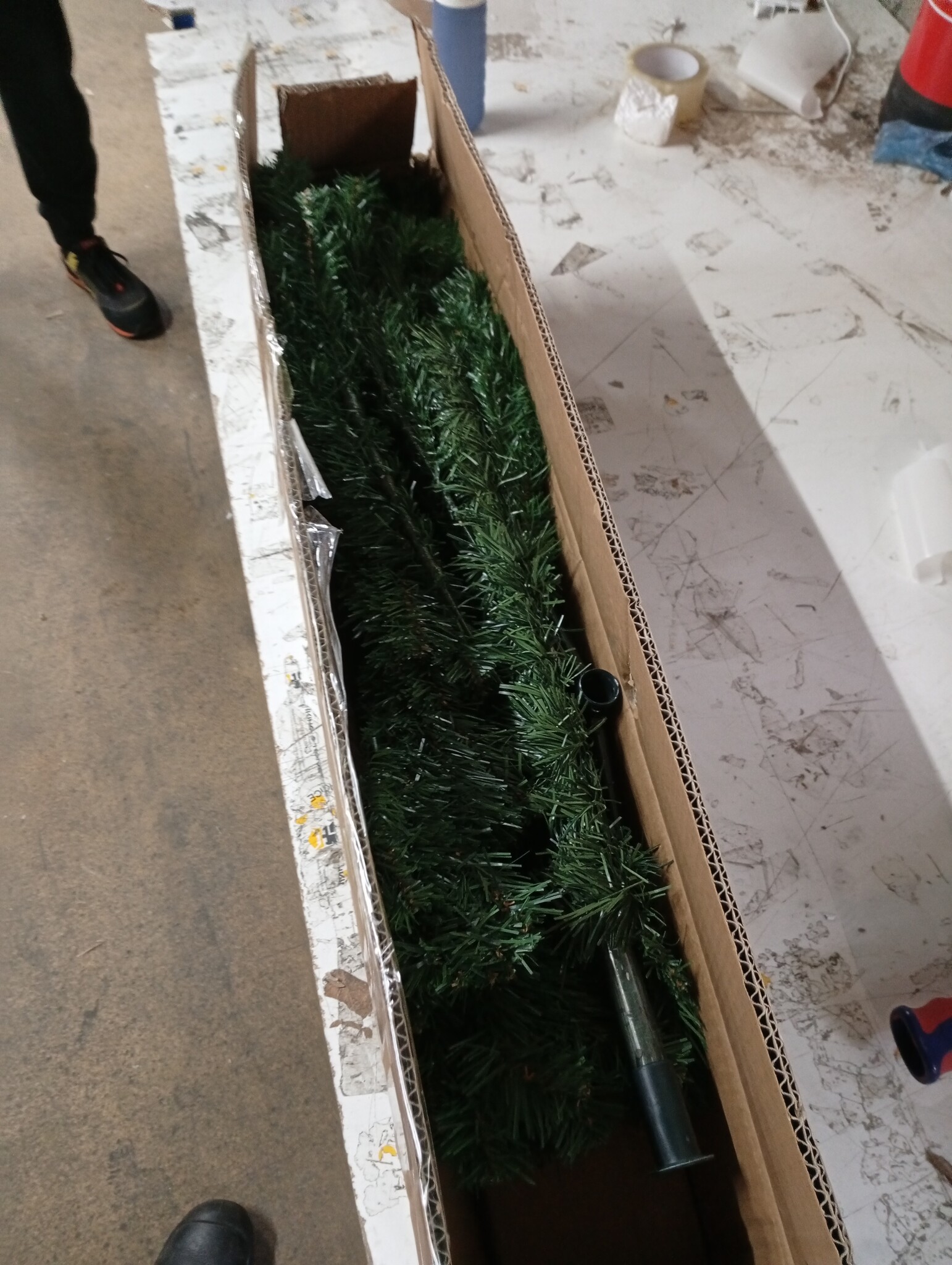 Half Ronde Kunstkerstboom met Standaard - 180 cm Groen (-73%)
