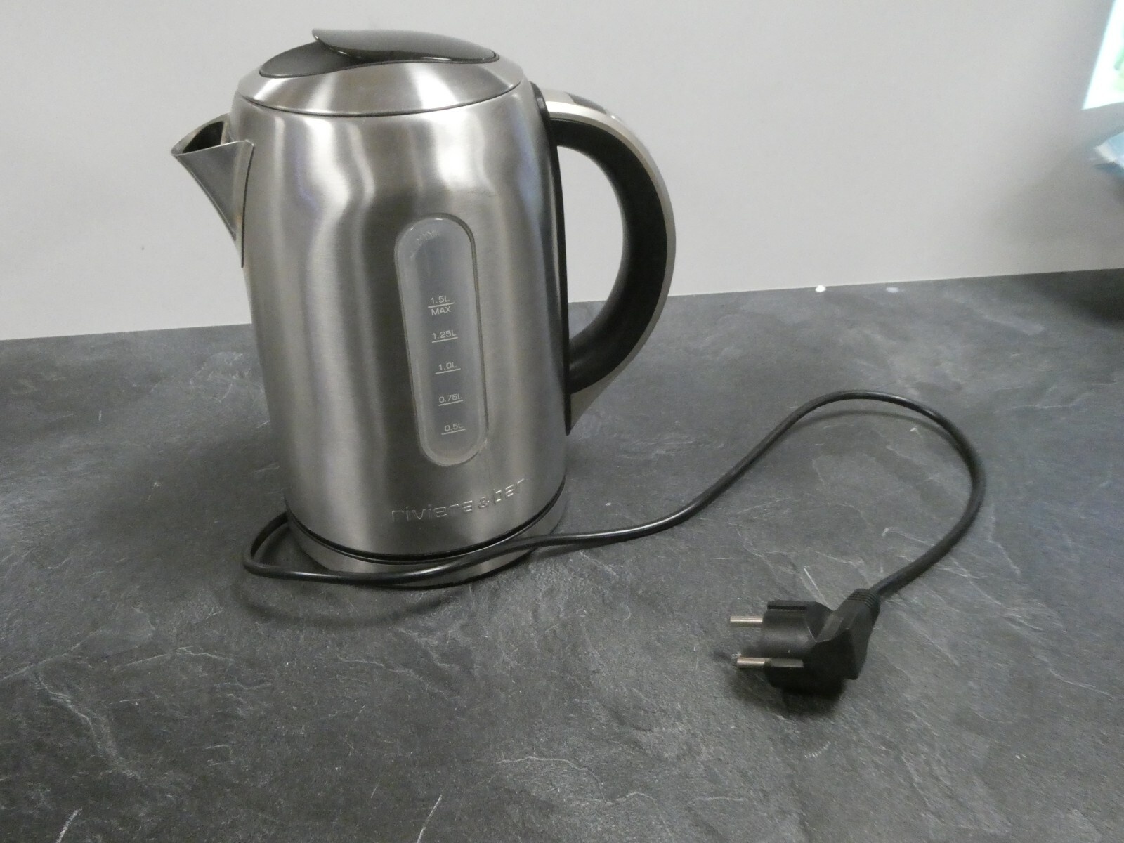 RVS Waterkoker 1L Zwart - 62% Korting