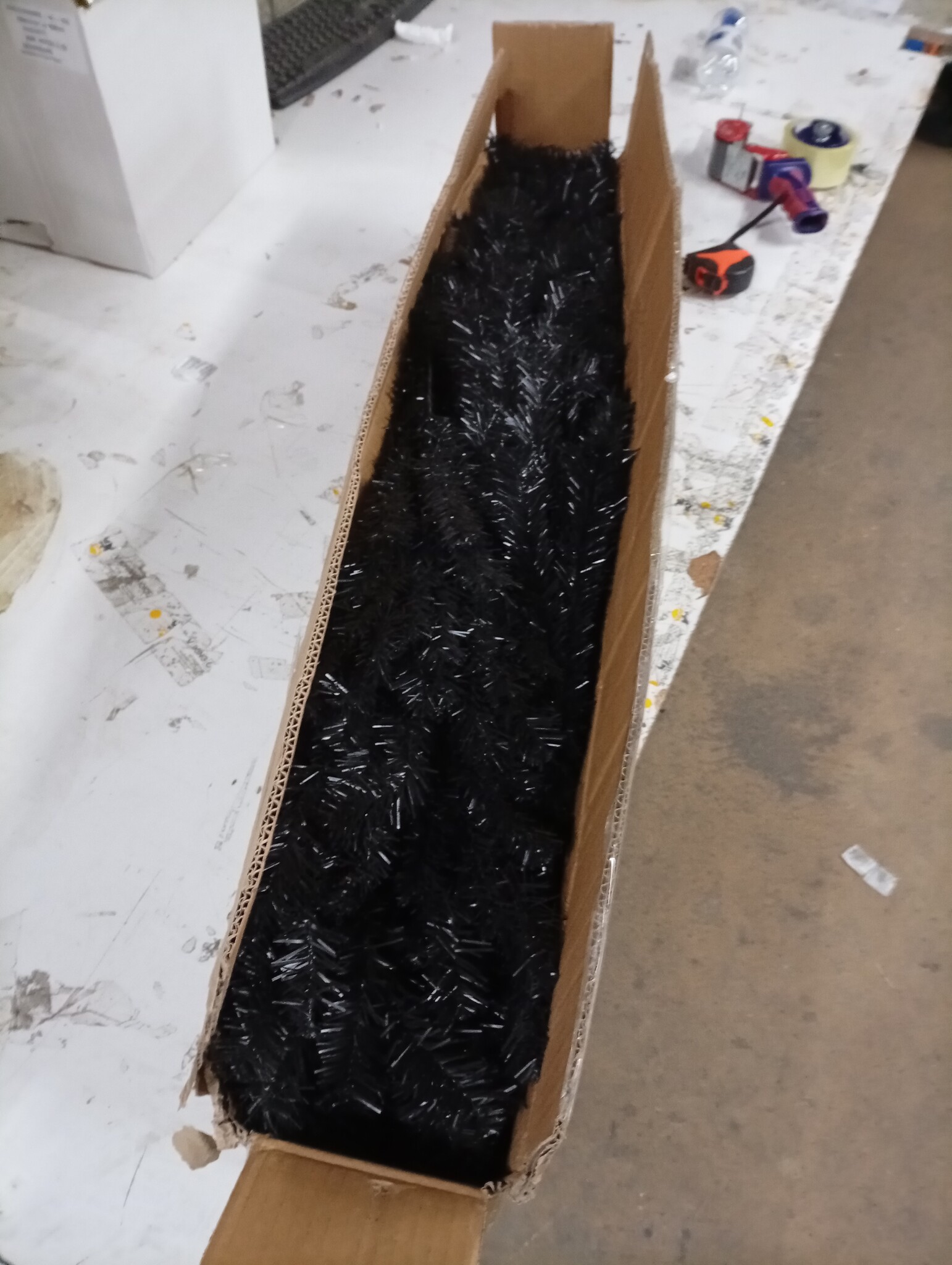 Halve Kunstkerstboom Zwart 210 cm - 77% Korting