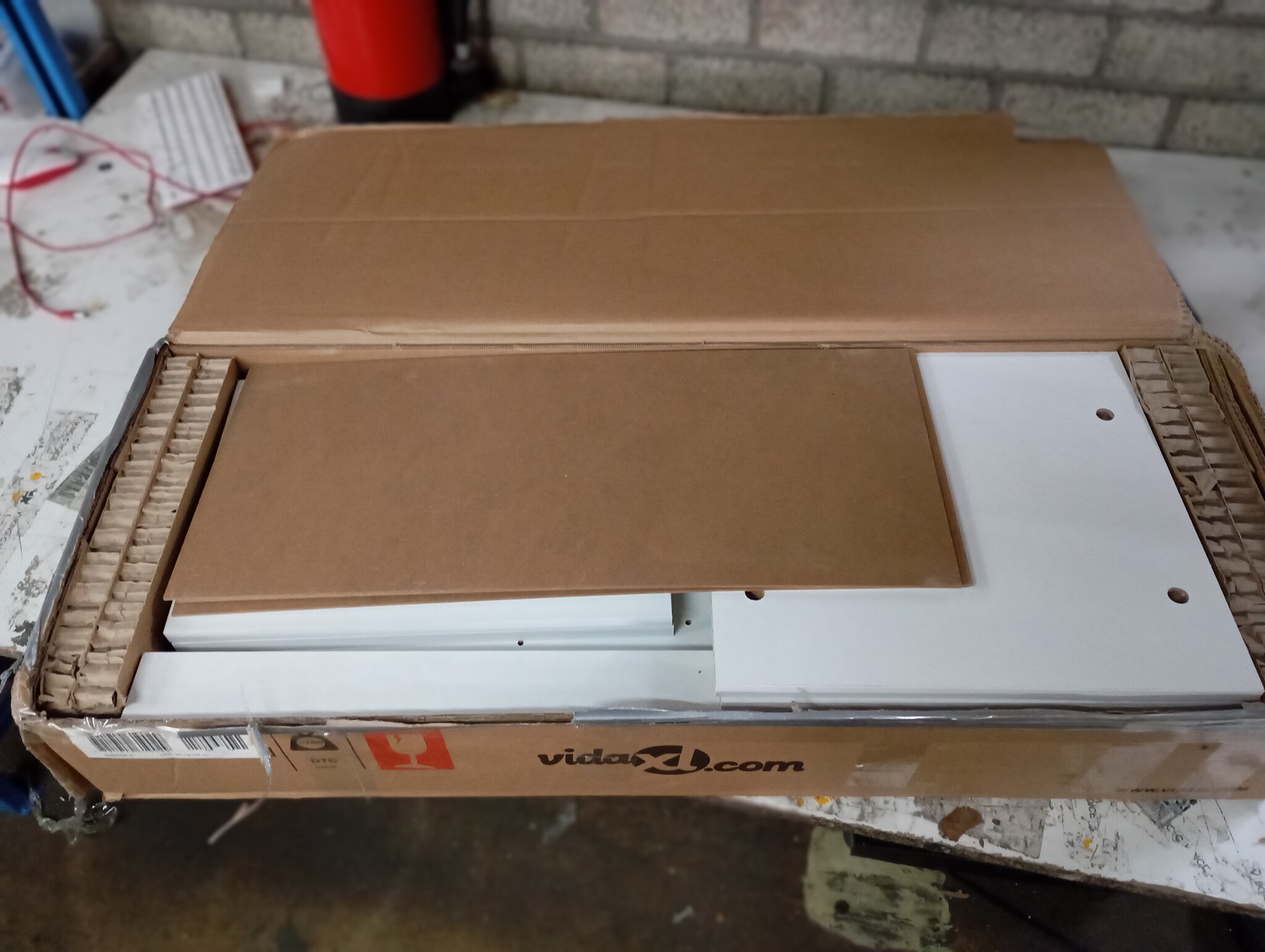 Dressoir met LED-verlichting (81x37x67 cm) Wit - 81% Korting
