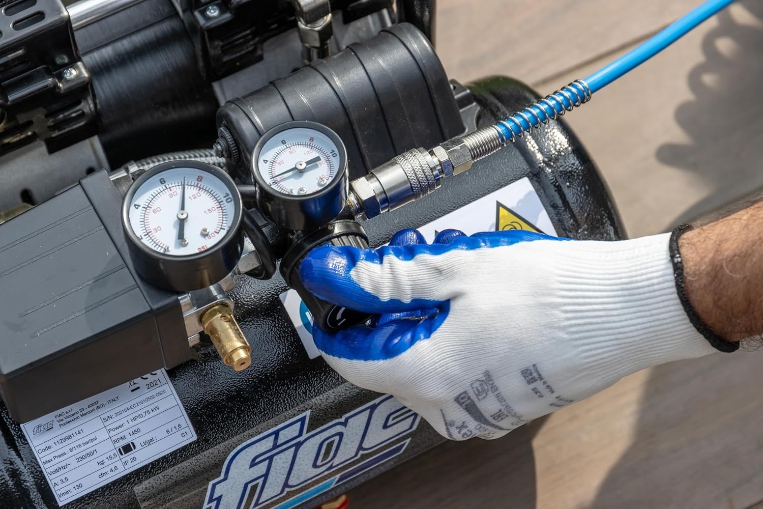 FIAC Draagbare luchtcompressor Supersilent 6, olievrij, maximale druk 8 bar, 1 pk, tank 6 liter, geluidsniveau 58 dB LpA