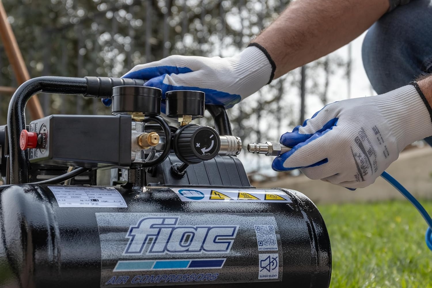 FIAC Draagbare luchtcompressor Supersilent 6, olievrij, maximale druk 8 bar, 1 pk, tank 6 liter, geluidsniveau 58 dB LpA