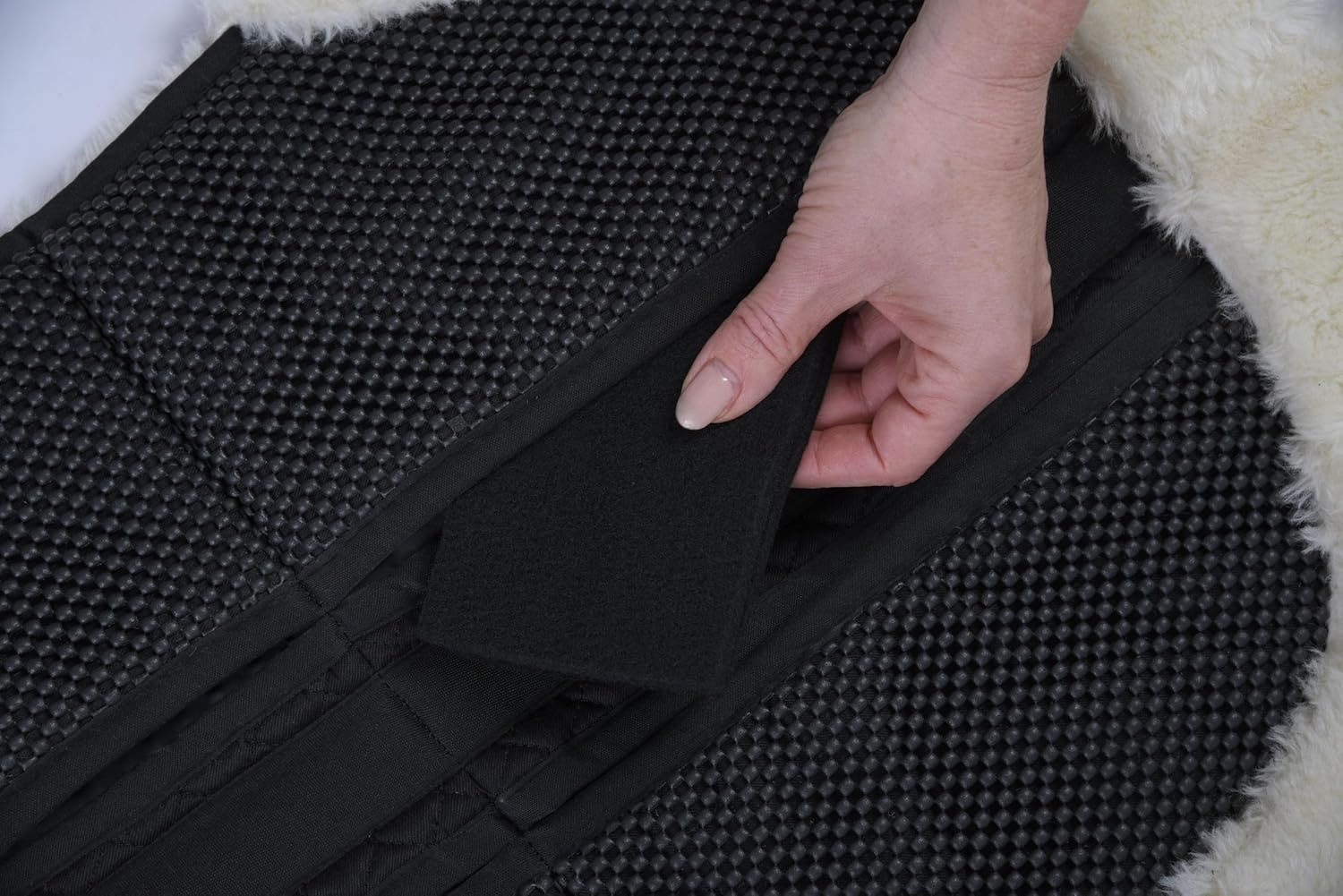 Correctie Zadelkussen Pony Zwart - 33% Korting