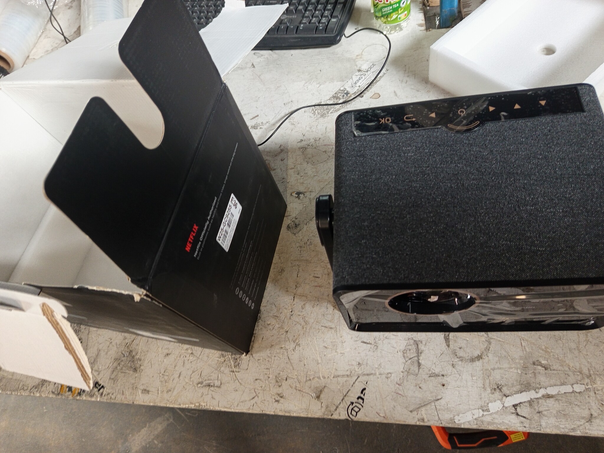 4K Smart Beamer: 28000 Lumens, Netflix, Autofocus - 54% Korting!