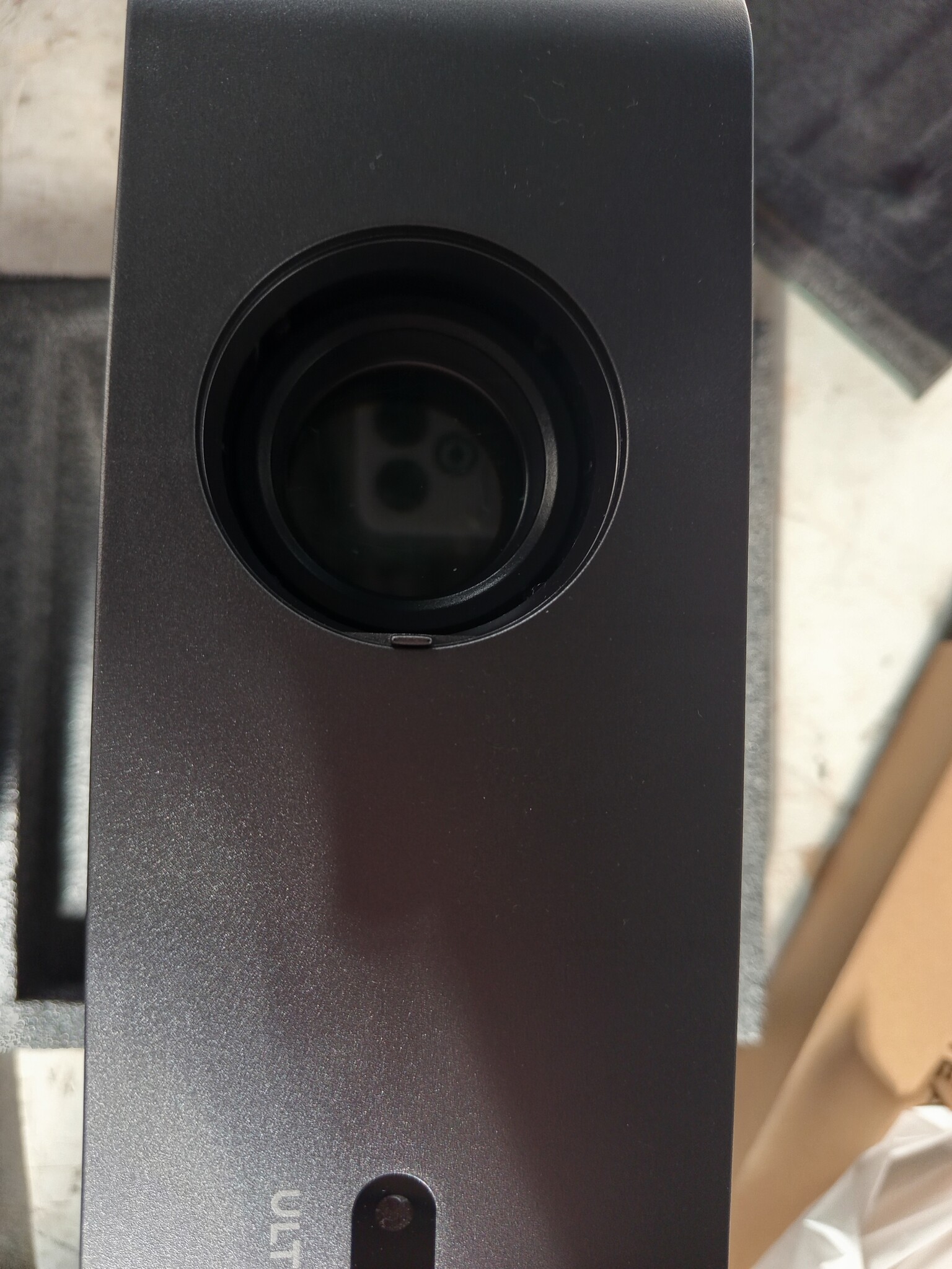 ULTIMEA Projector 4K Home Cinema Ondersteund, 700 ANSI Lumens met Obstructie Vermijding, 6D Keystone Correctie en Auto Focus, Heldere randen, Intuïtieve OS, Native 1080P Buiten Projector