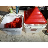 EFUTURETIME Kippendrinkbak, 7 liter, automatisch met voeten en 8 kg container, voederautomaat voor kippen, gevogelte, voederdispenser, ophangbare kippendrinkbak met stalen kettingen (2 stuks)