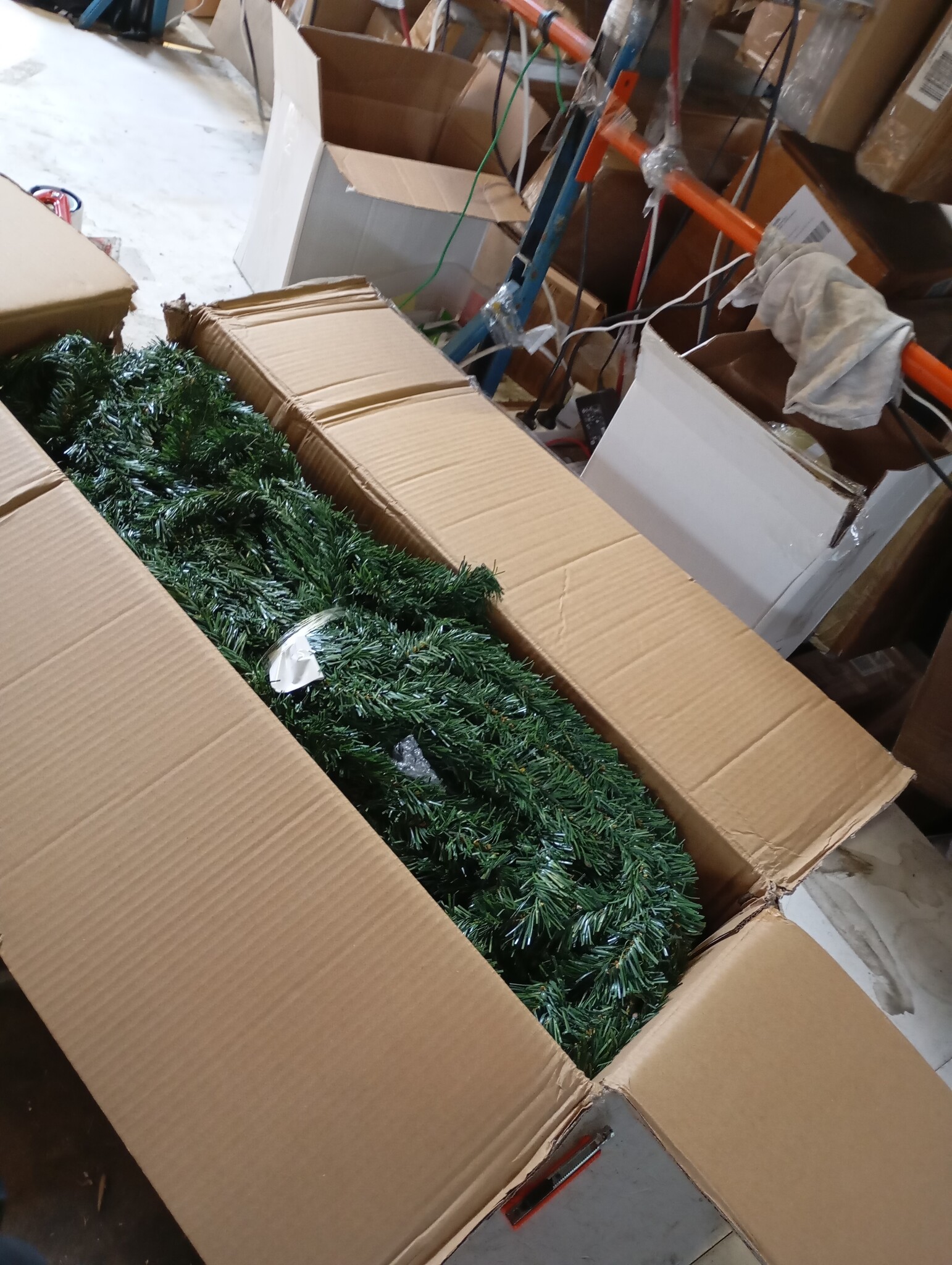Gekleurde LED Kerstboom 403cm met 1028 Lampjes - 8 Lichteffecten - 87% Korting