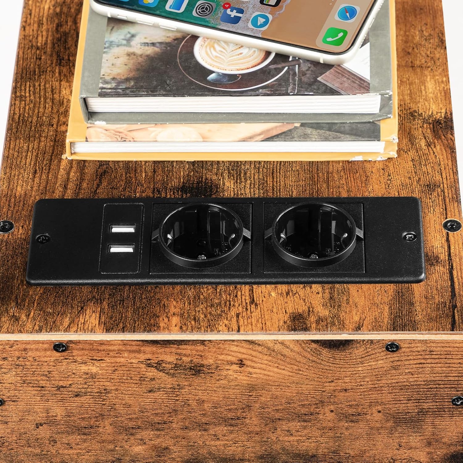 HOOBRO Bijzettafel met laadstation, bank-tafel met 2 laden en USB-poort en stopcontact, nachtkastje voor kleine ruimtes, stabiel en robuust, voor woonkamer, slaapkamer, donkerbruin EBF542BZ01
