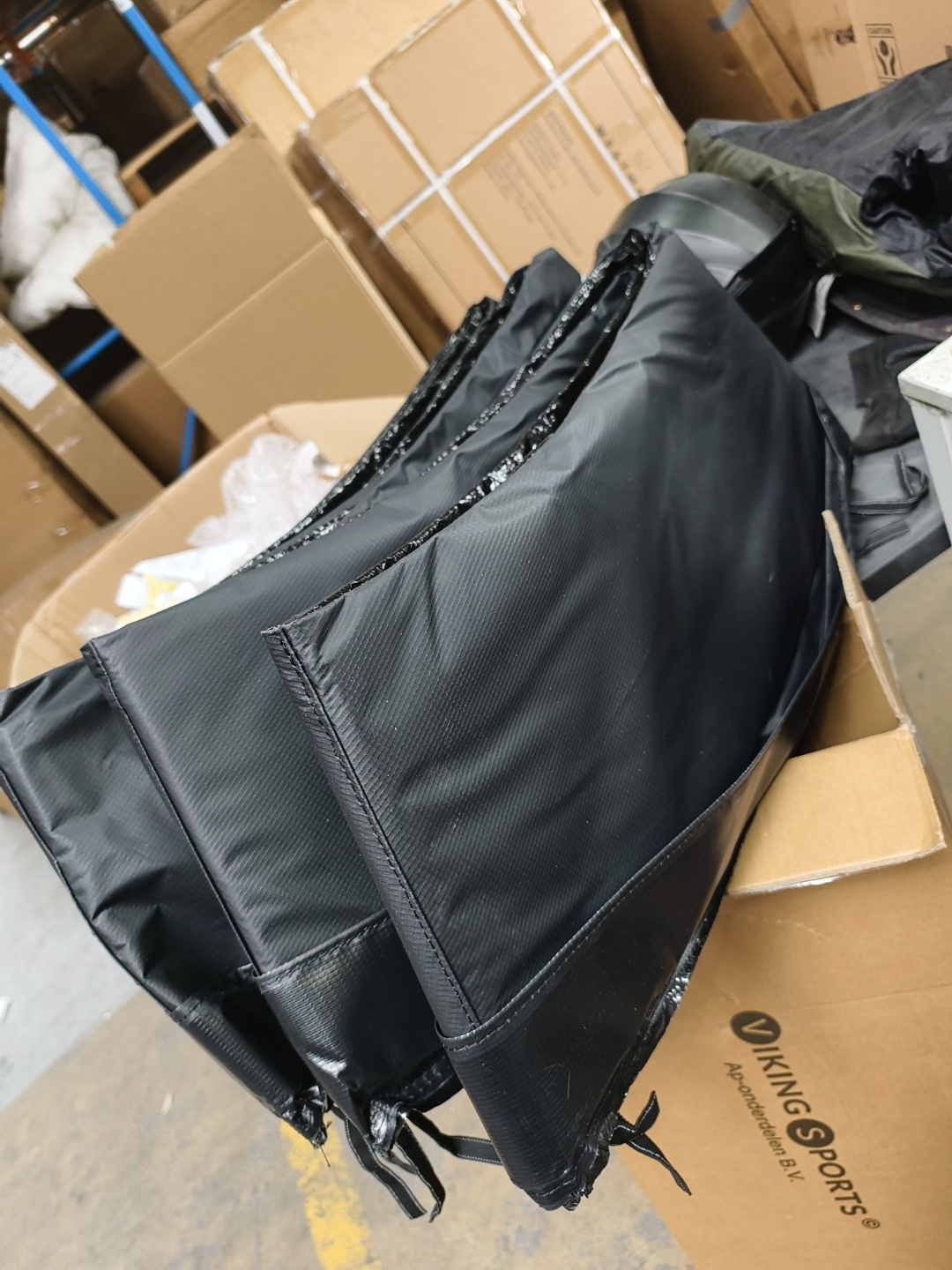 Trampoline randafdekking Zwart 305 cm (passend 300-310 cm) PVC/PE 15 mm dik 30-32 cm breed